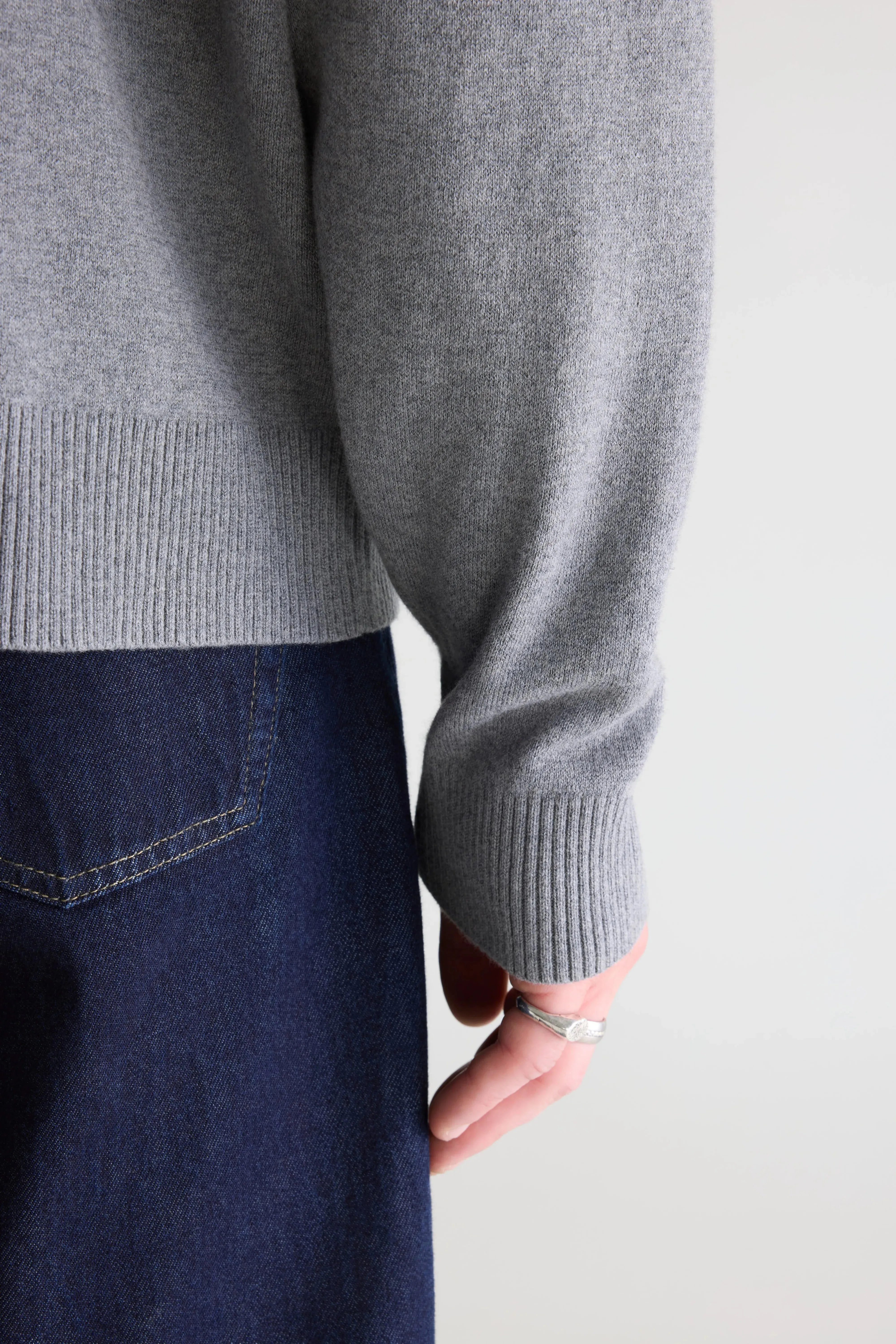 Geolem crewneck sweater (261 / M / MID GREY) sold by Bellrose product image thumbnail 5