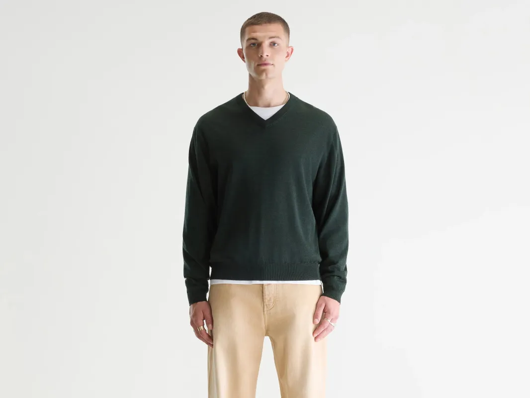 Dilwy v-neck sweater (261 / M / DARK OLIVE) sold by Bellrose