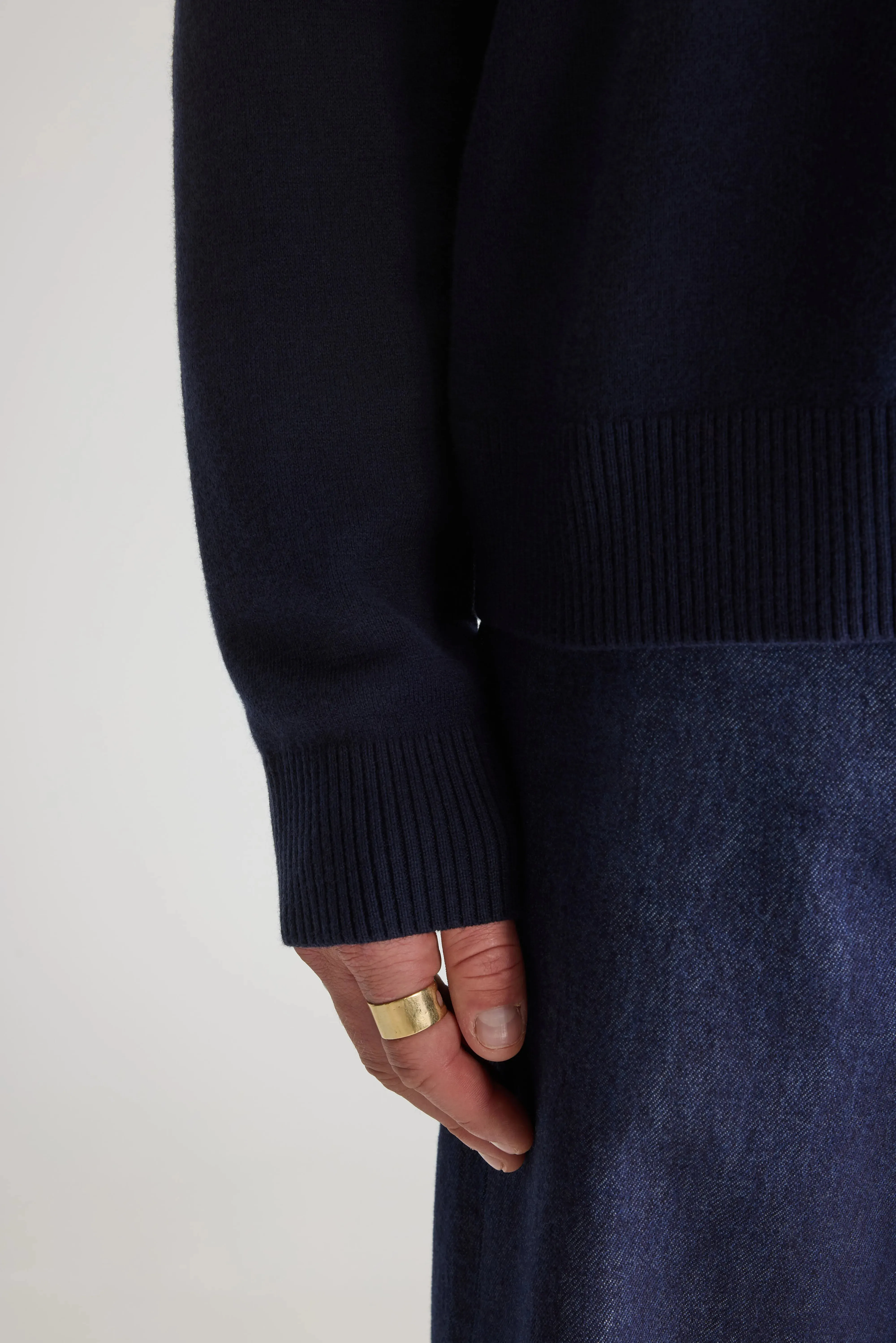 Geolem crewneck sweater (261 / M / NAVY) sold by Bellrose product image thumbnail 5