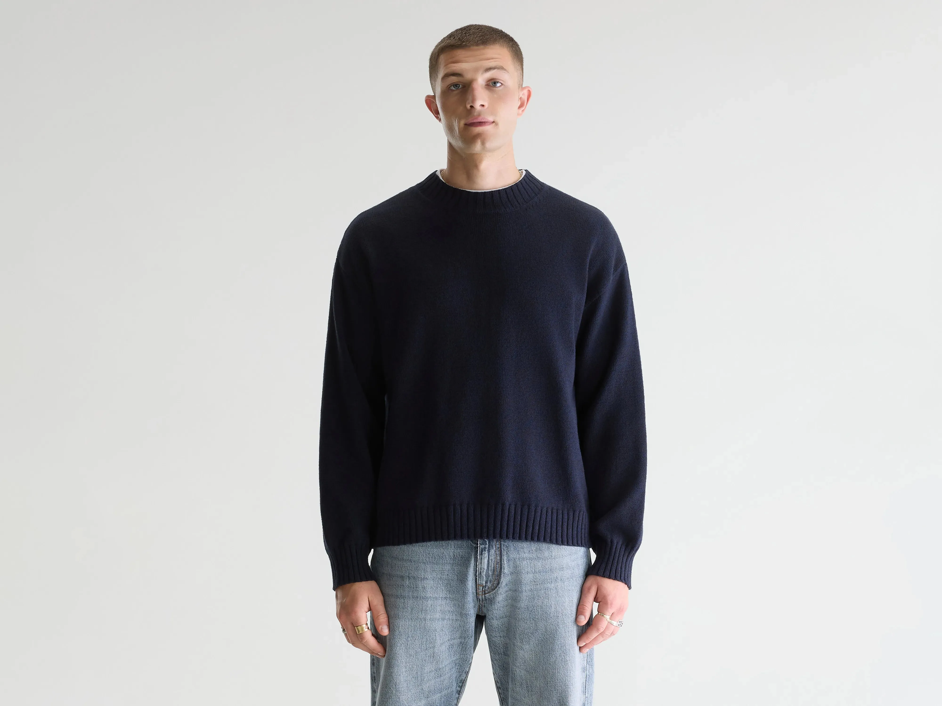 Grimo two-tone sweater (261 / M / BLACK BLUE) sold by Bellrose