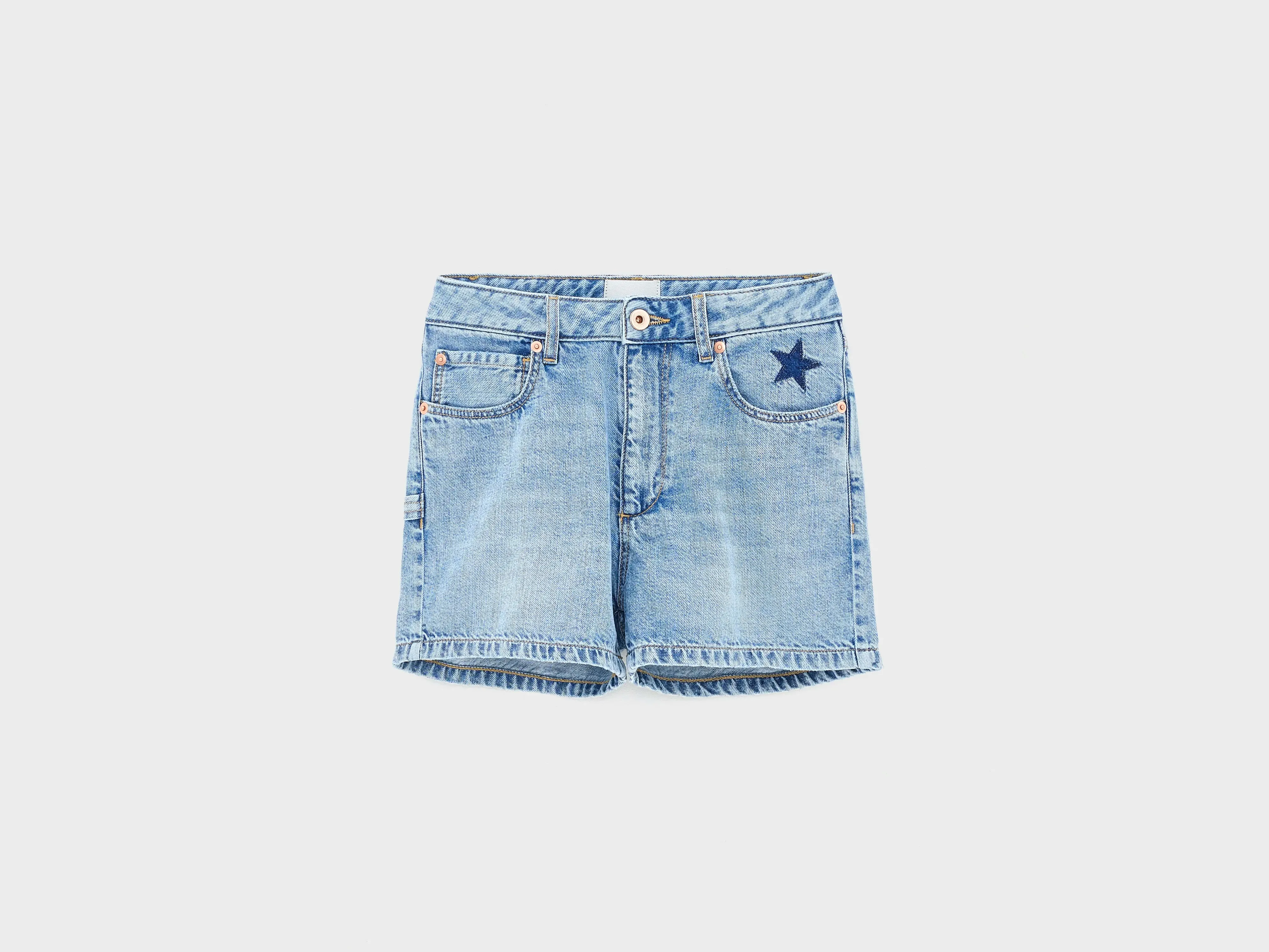 Kyle denim shorts (261 / G / LT BLUE BLEACH) sold by Bellrose