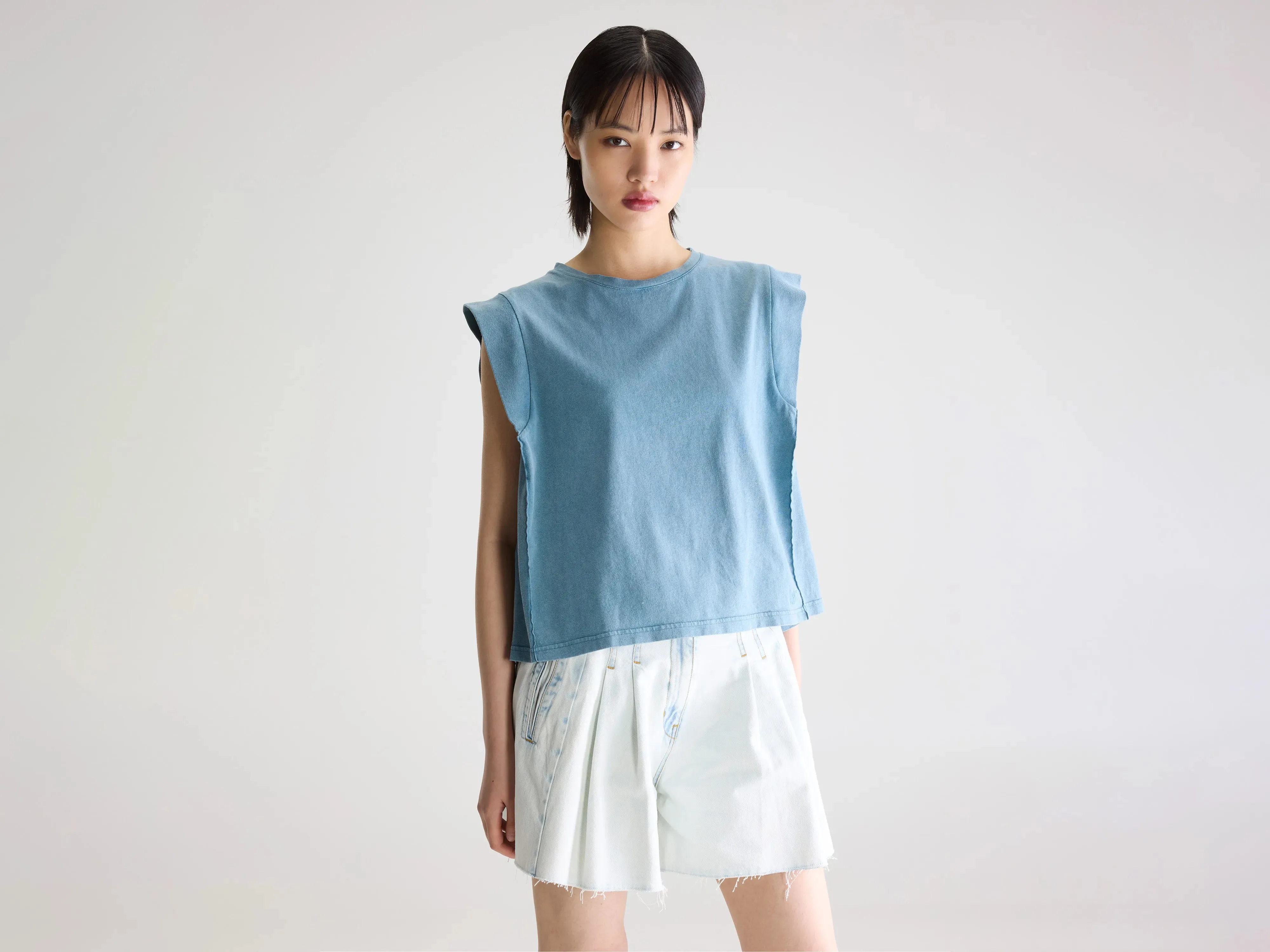 Vruno sleeveless t-shirt (261 / W / ARTIC) sold by Bellrose
