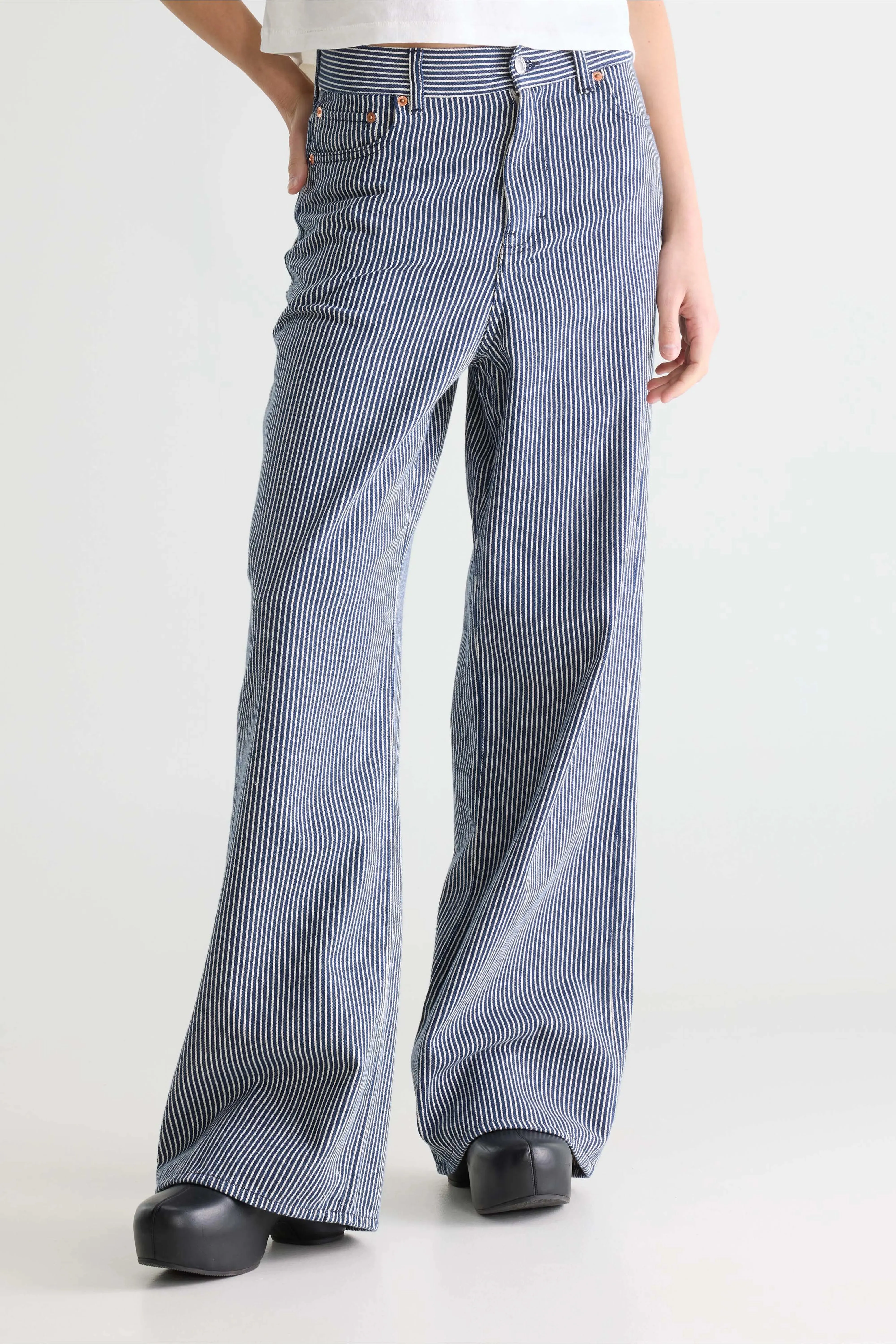 Denim N. 64 wide jeans (252 / W / LT STONE WASH) sold by Bellrose product image thumbnail 3