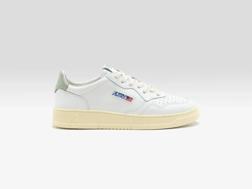 Medalist Low for Men (261 / M / GRASS) sold by Bellrose