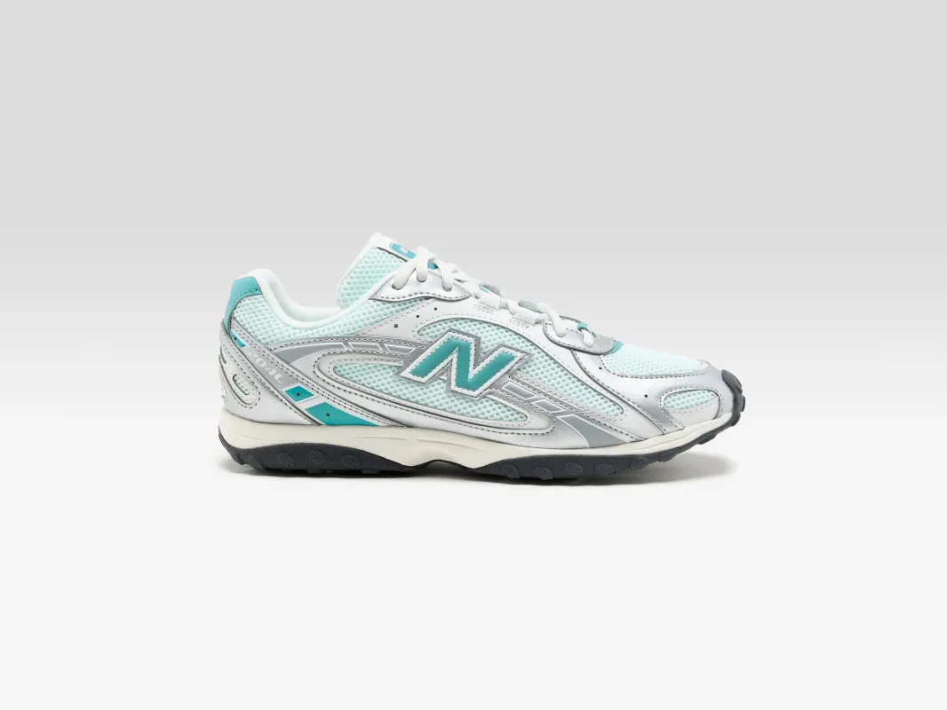 204L for Women  (261 / W / SILVER) made by New Balance