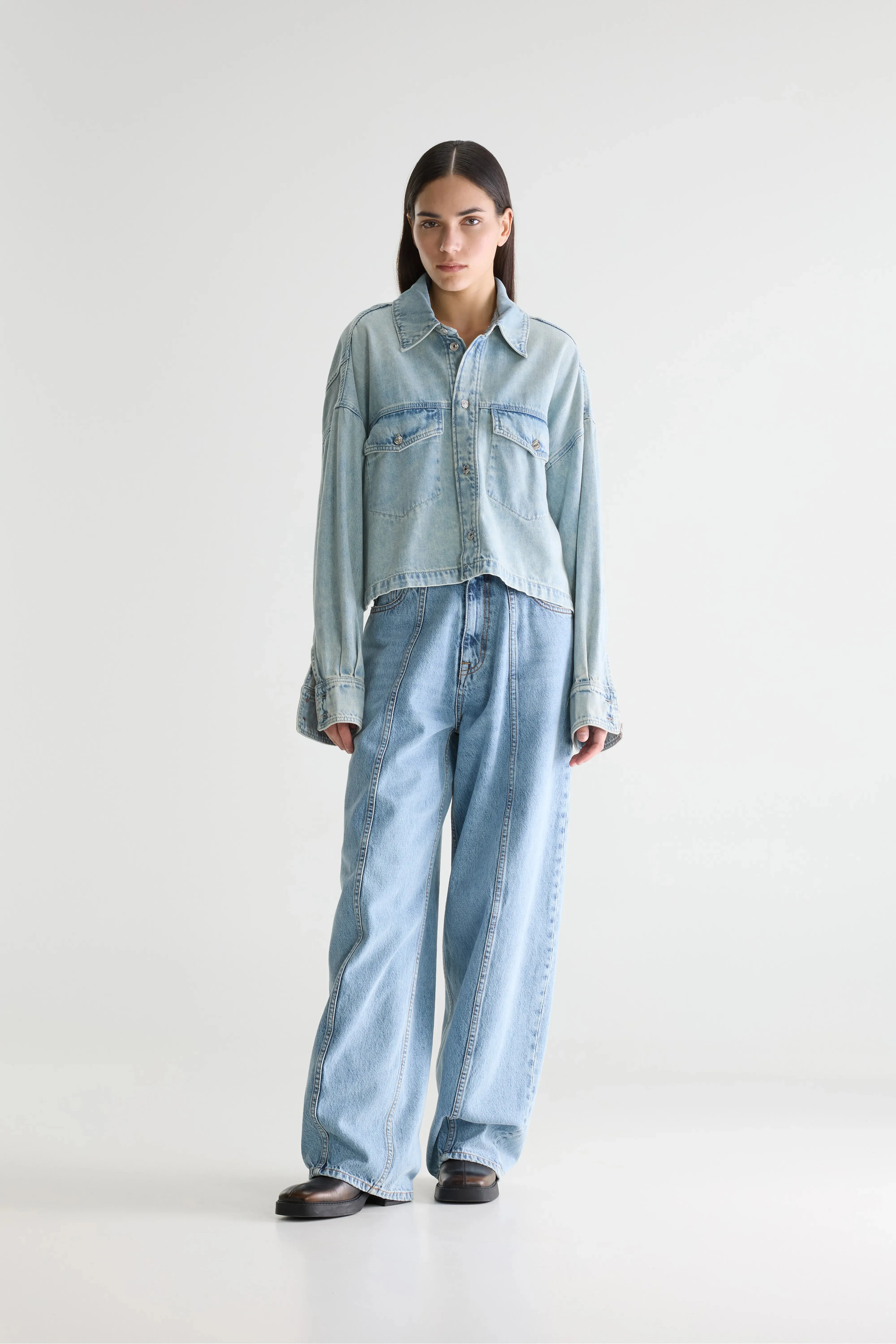 Pery denim overshirt (261 / W / LT BLUE BLEACH) sold by Bellrose product image thumbnail 3