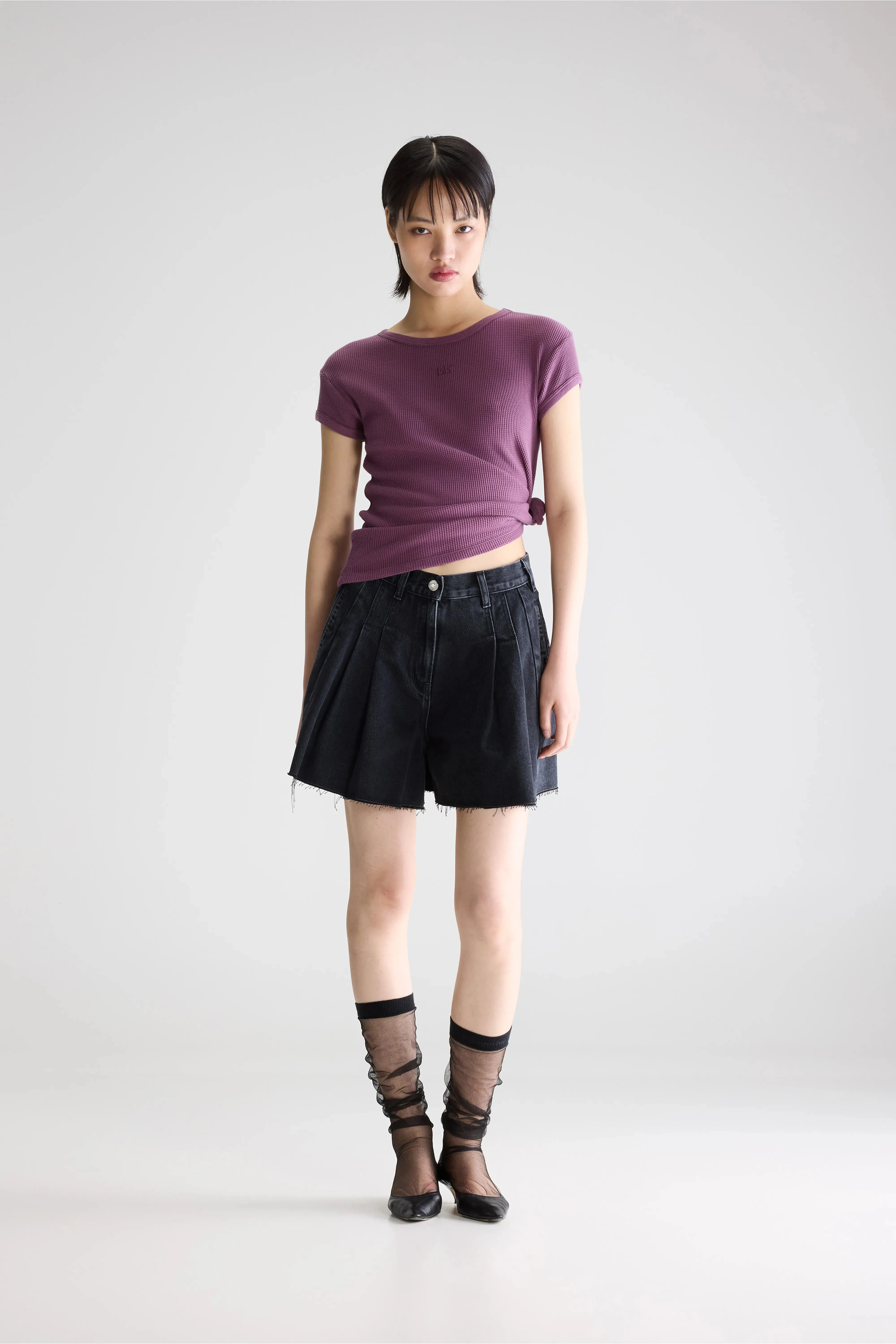 Presley wide denim shorts (261 / W / USED BLACK) sold by Bellrose product image thumbnail 2