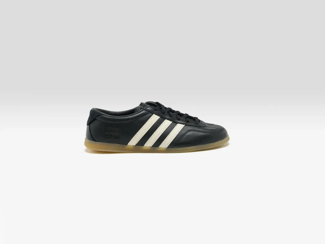 Gazelle Lo Pro for Women (261 / W / BLACK) made by Adidas