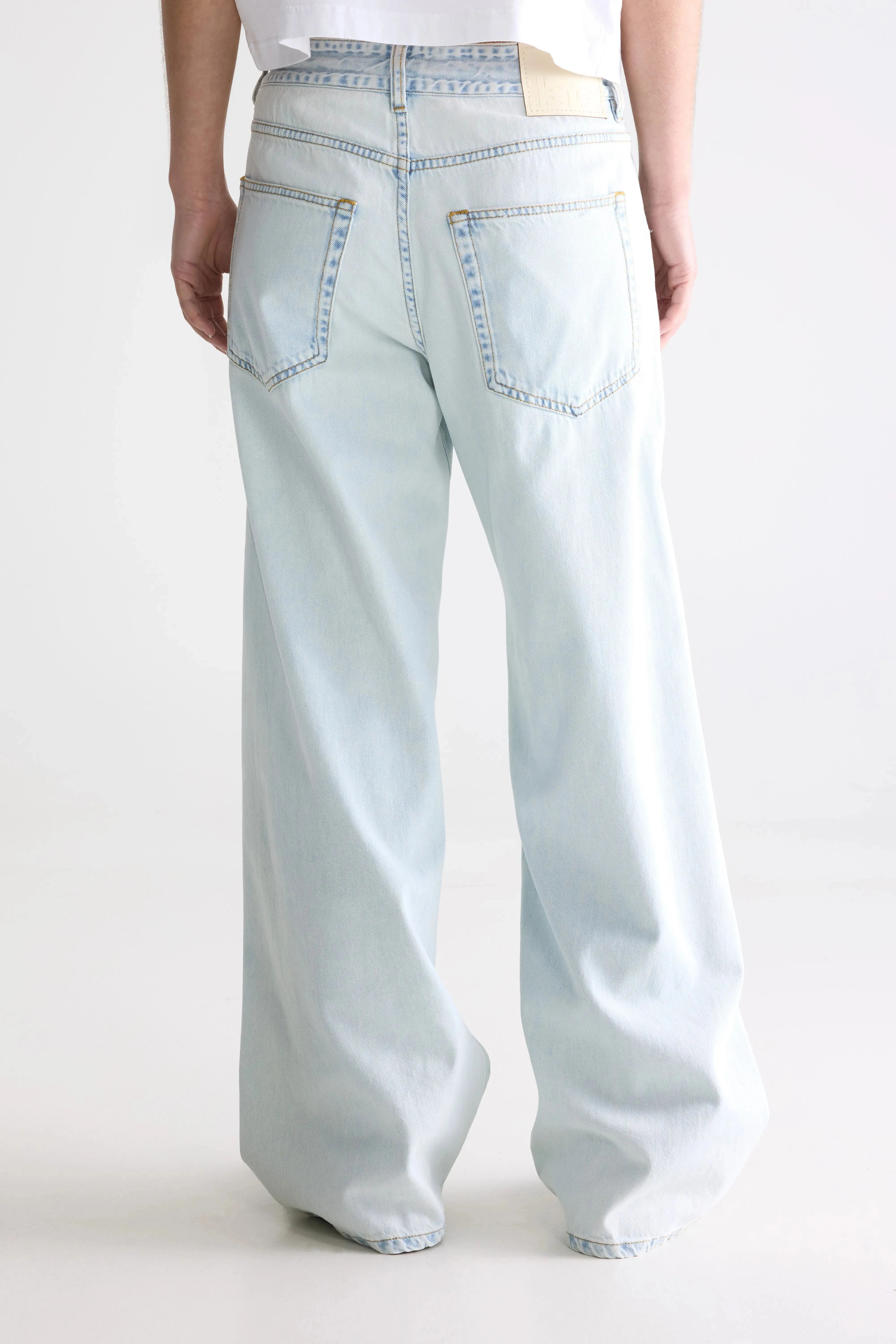 Denim N. 65 loose jeans (261 / W / ICE BLEACH) sold by Bellrose product image thumbnail 4