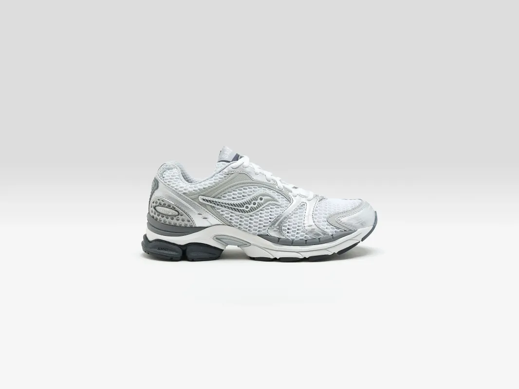 ProGrid Triumph 4 for Women  (261 / W / SILVER) made by Saucony