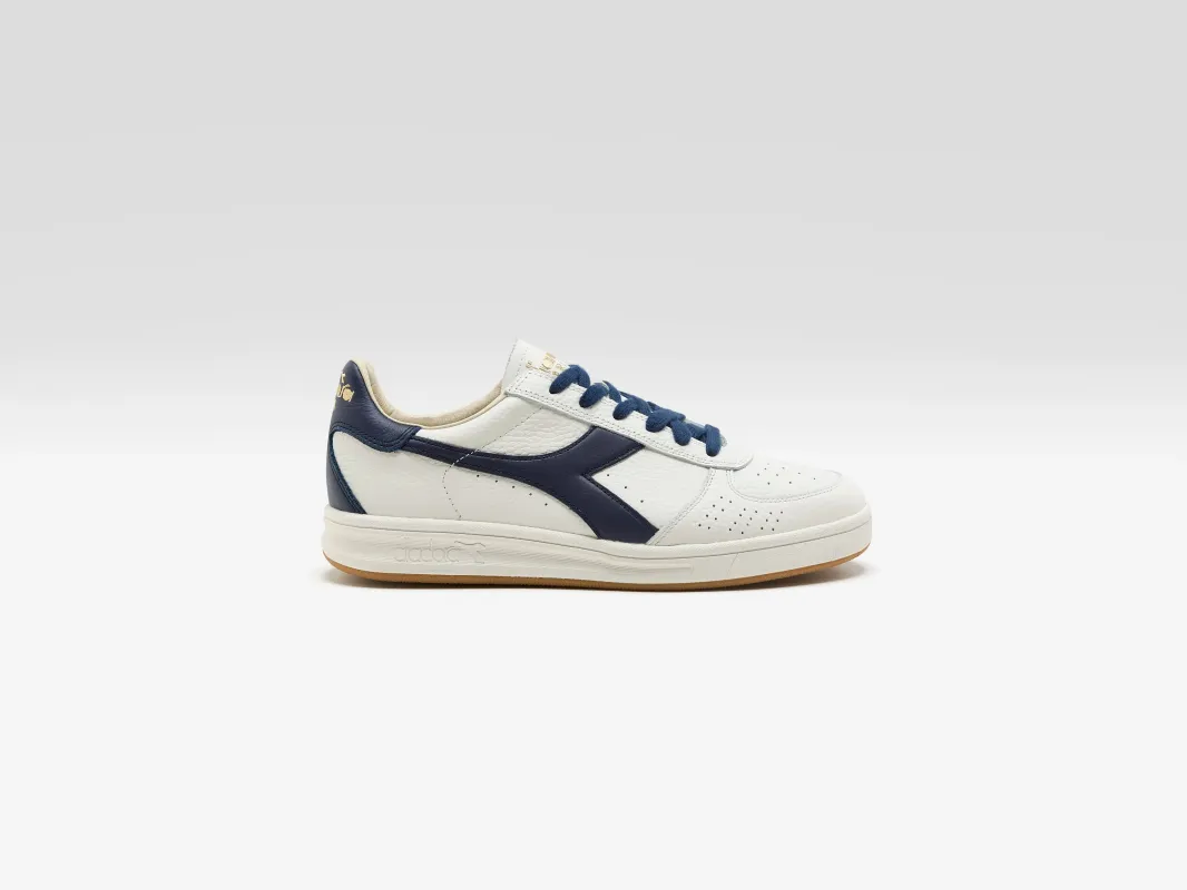 B. Elite Domino for Men  (261 / M / MIDNIGHT) made by Diadora