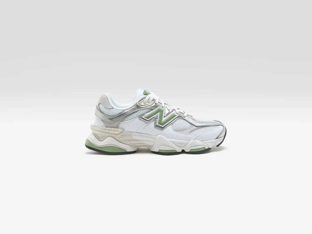 9060 for Women (261 / W / OREGANO) made by New Balance
