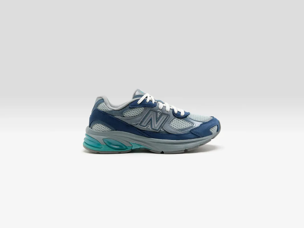 2010 for Women  (261 / W / INDIGO) made by New Balance