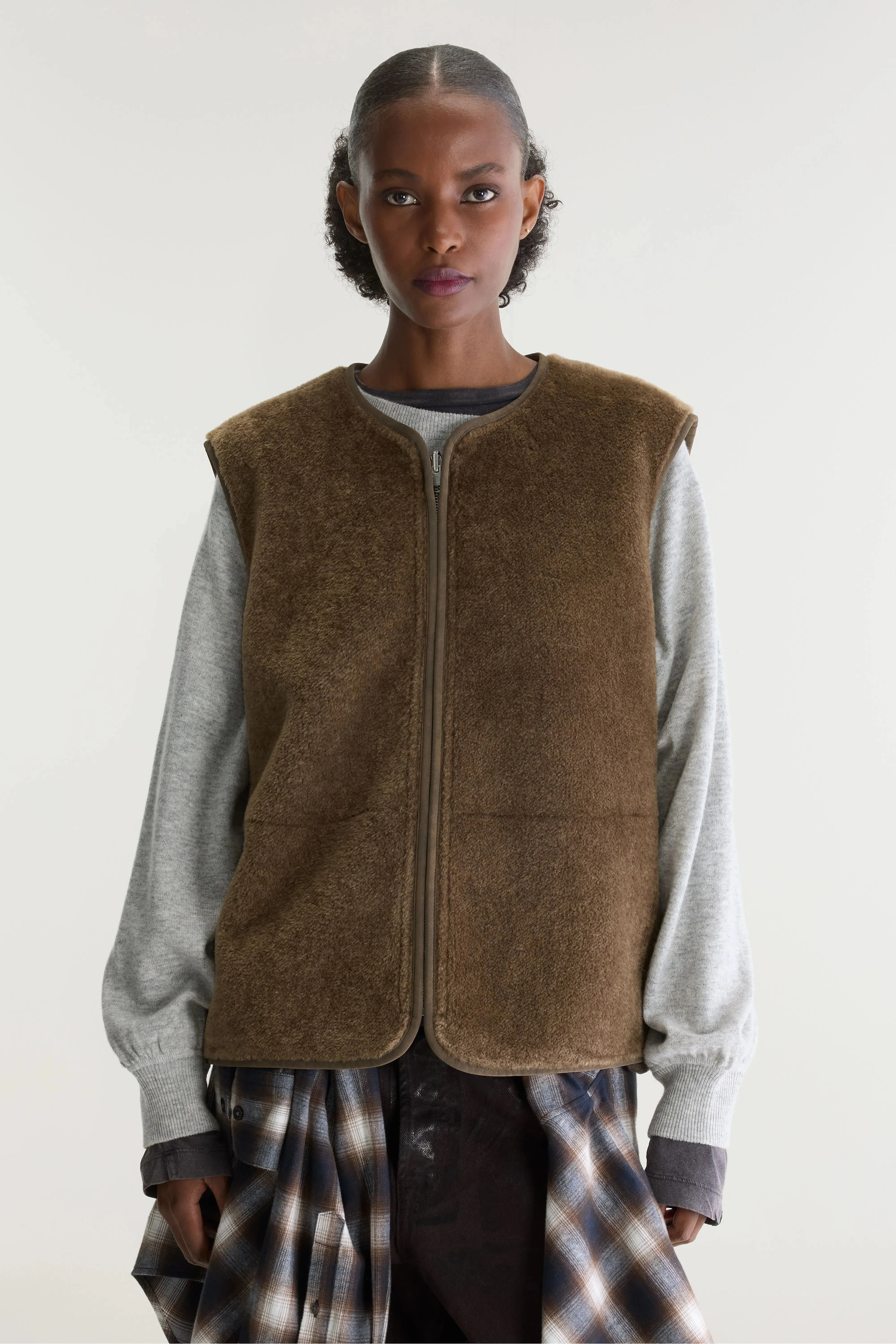 Elinor sleeveless jacket (262 / W / MOCCA) sold by Bellrose product image thumbnail 2