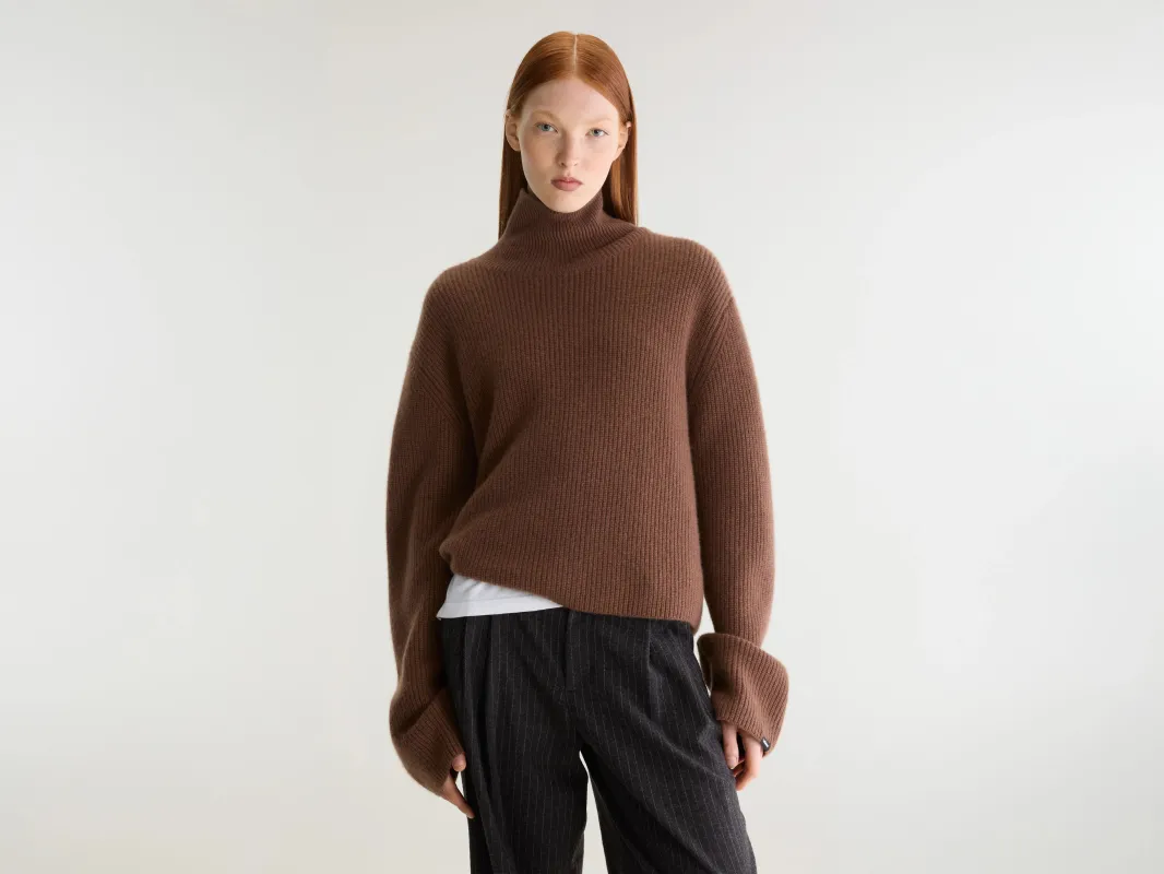 Synin funnel neck cashmere sweater (262 / W / TIRAMISU) made by Bellerose