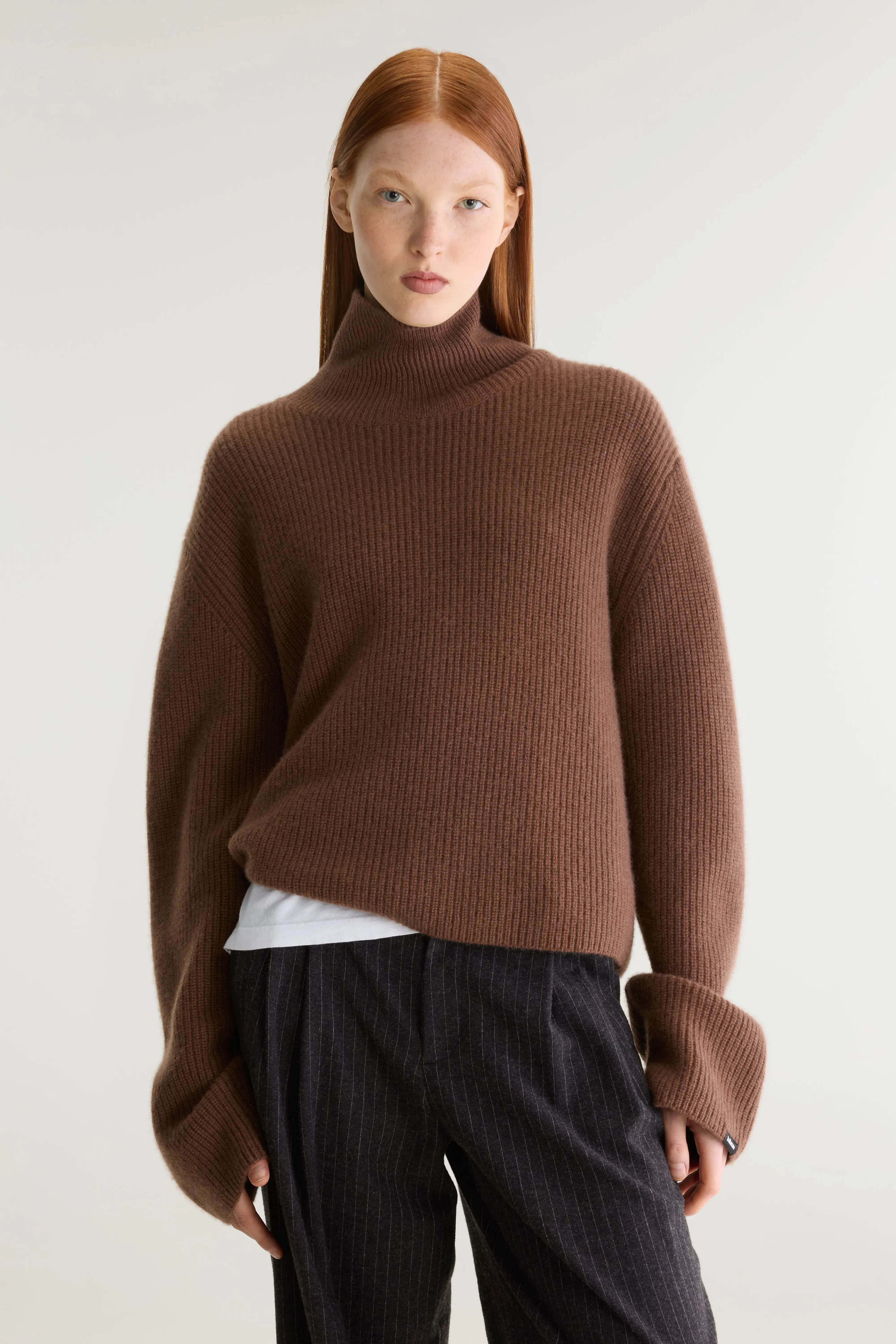 Synin funnel neck cashmere sweater (262 / W / TIRAMISU) sold by Bellrose product image thumbnail 2
