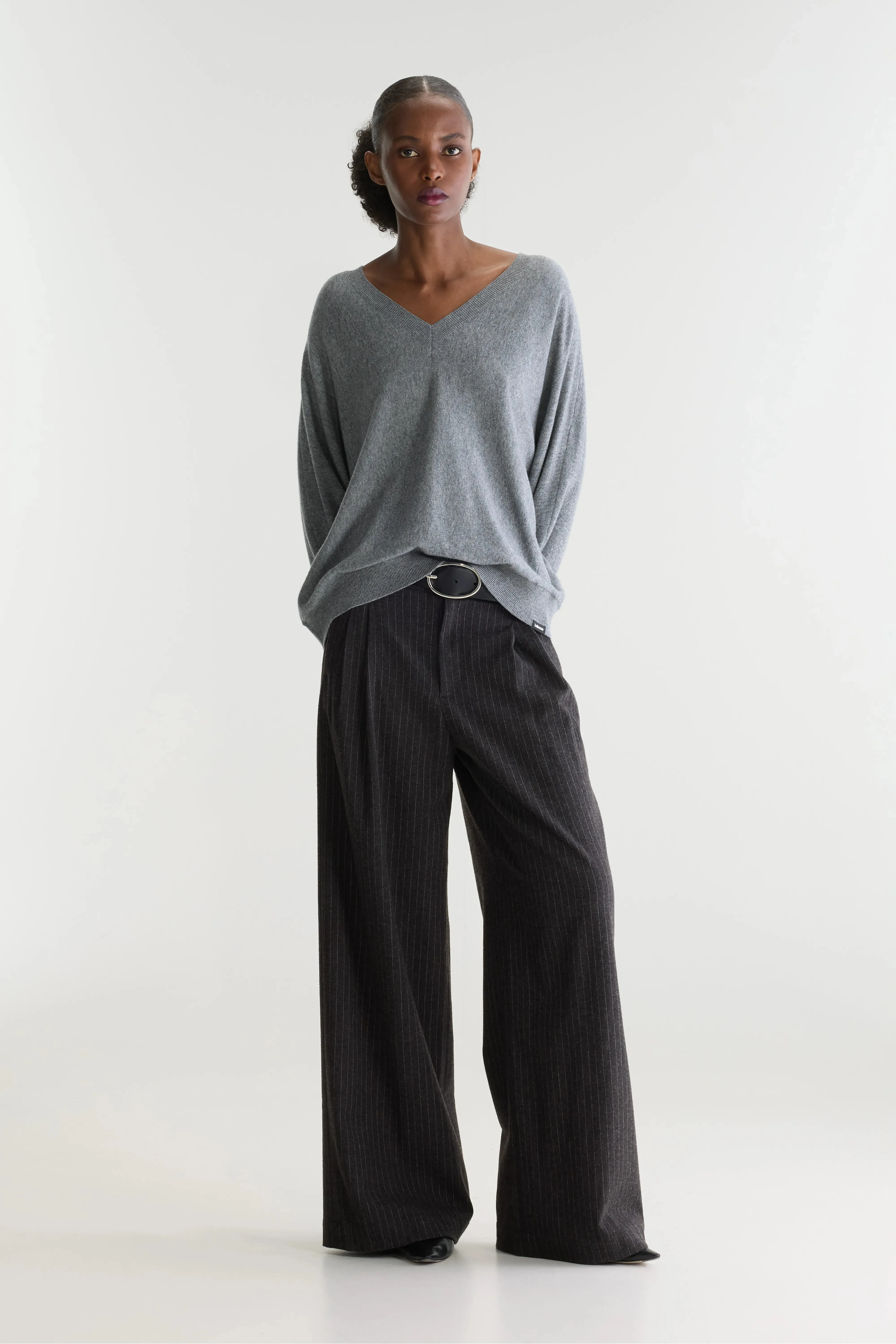 Sonev v-neck sweater (262 / W / GREY MELANGE) sold by Bellrose product image thumbnail 3