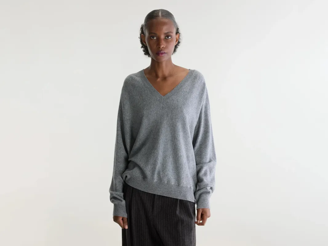 Sonev v-neck sweater (262 / W / GREY MELANGE) made by Bellerose