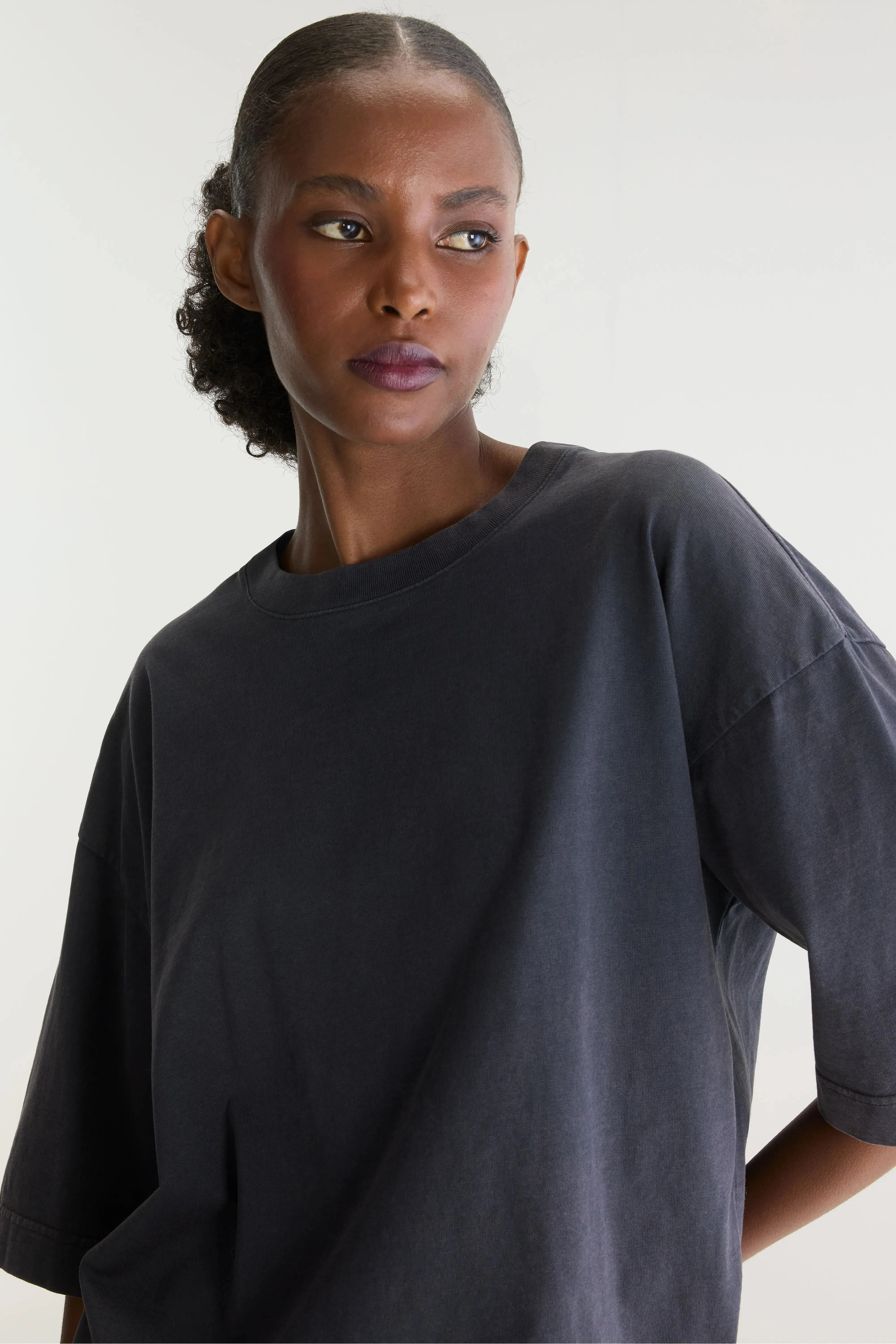 Fiores short-sleeve t-shirt (262 / W / BLACK BEAUTY) sold by Bellrose product image thumbnail 5