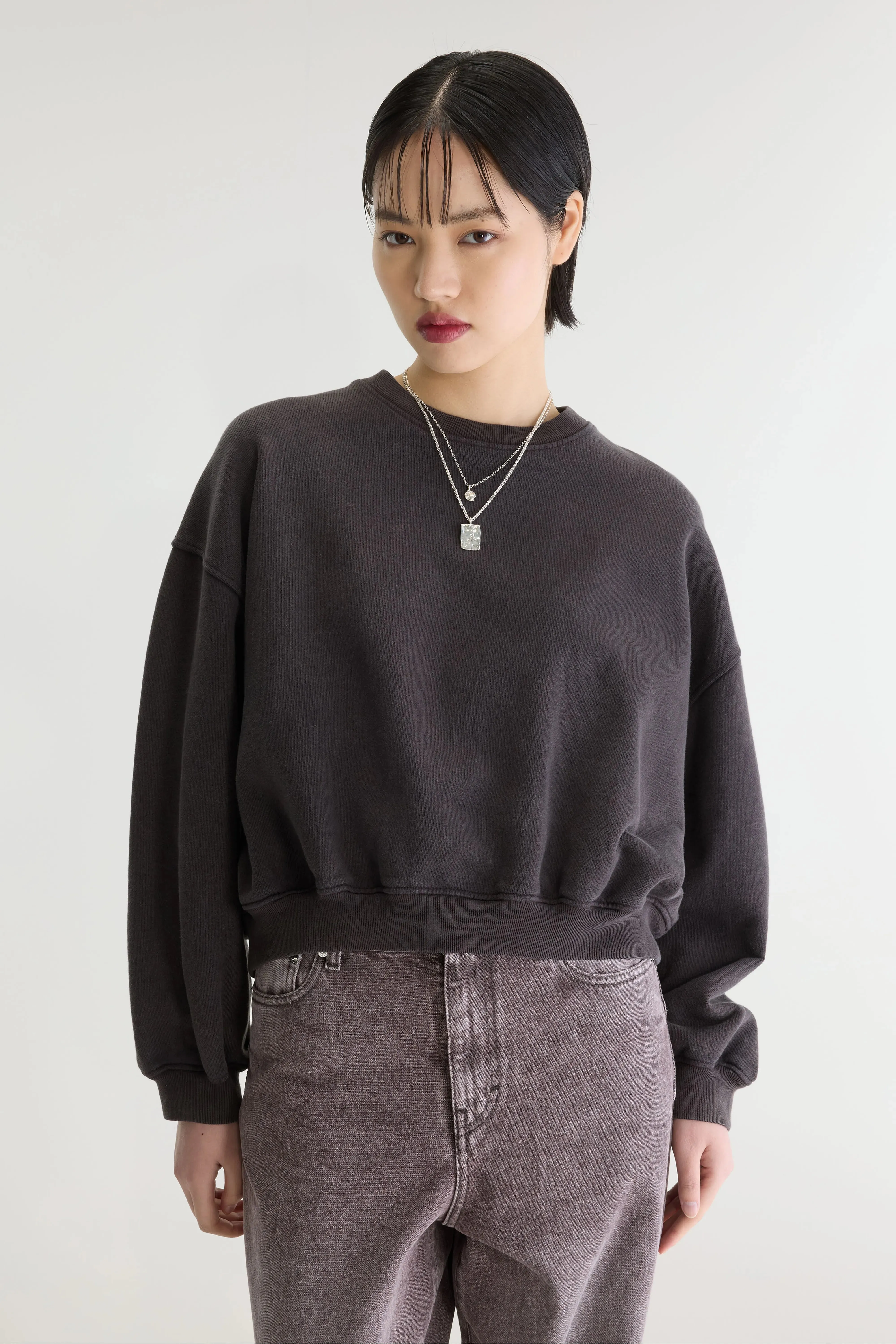 Fancy cropped crewneck sweatshirt (262 / W / DARK ROAST) sold by Bellrose product image thumbnail 2