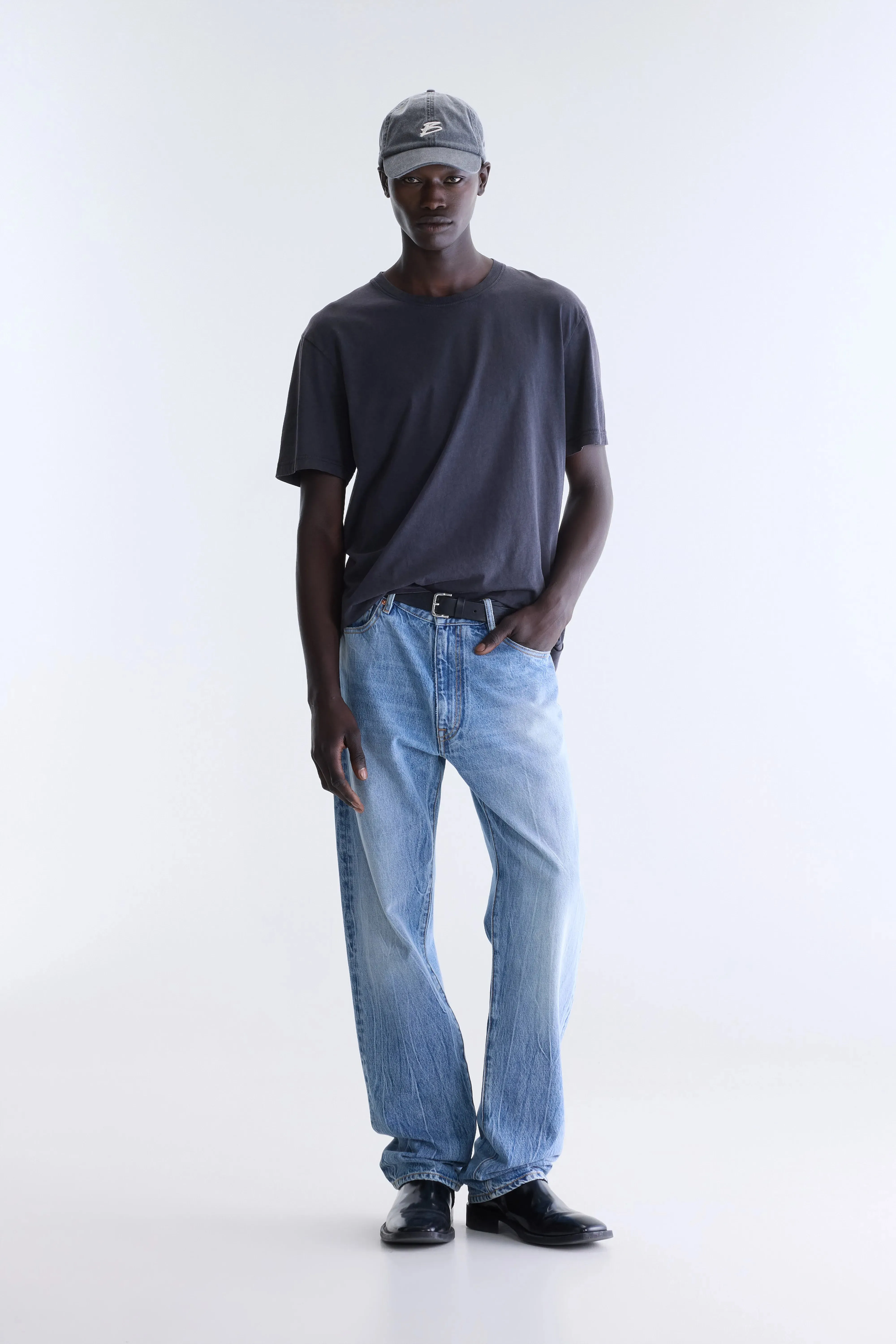 Denim N. 09 relaxed jeans (262 / M / VINTAGE BLUE) sold by Bellrose product image thumbnail 2