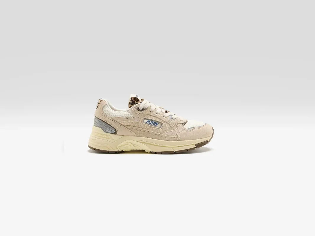 Hyperway for Women (262 / W / SAND) made by Autry