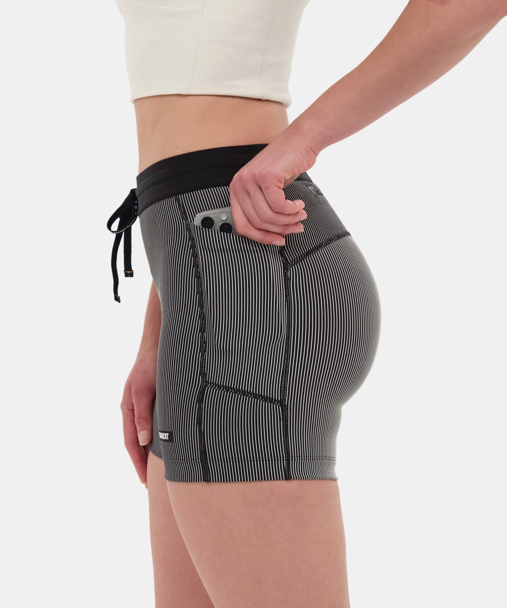 Striped Cadence™ 5" Compression - Black with Chalk sold by Bandit Running product image thumbnail 2