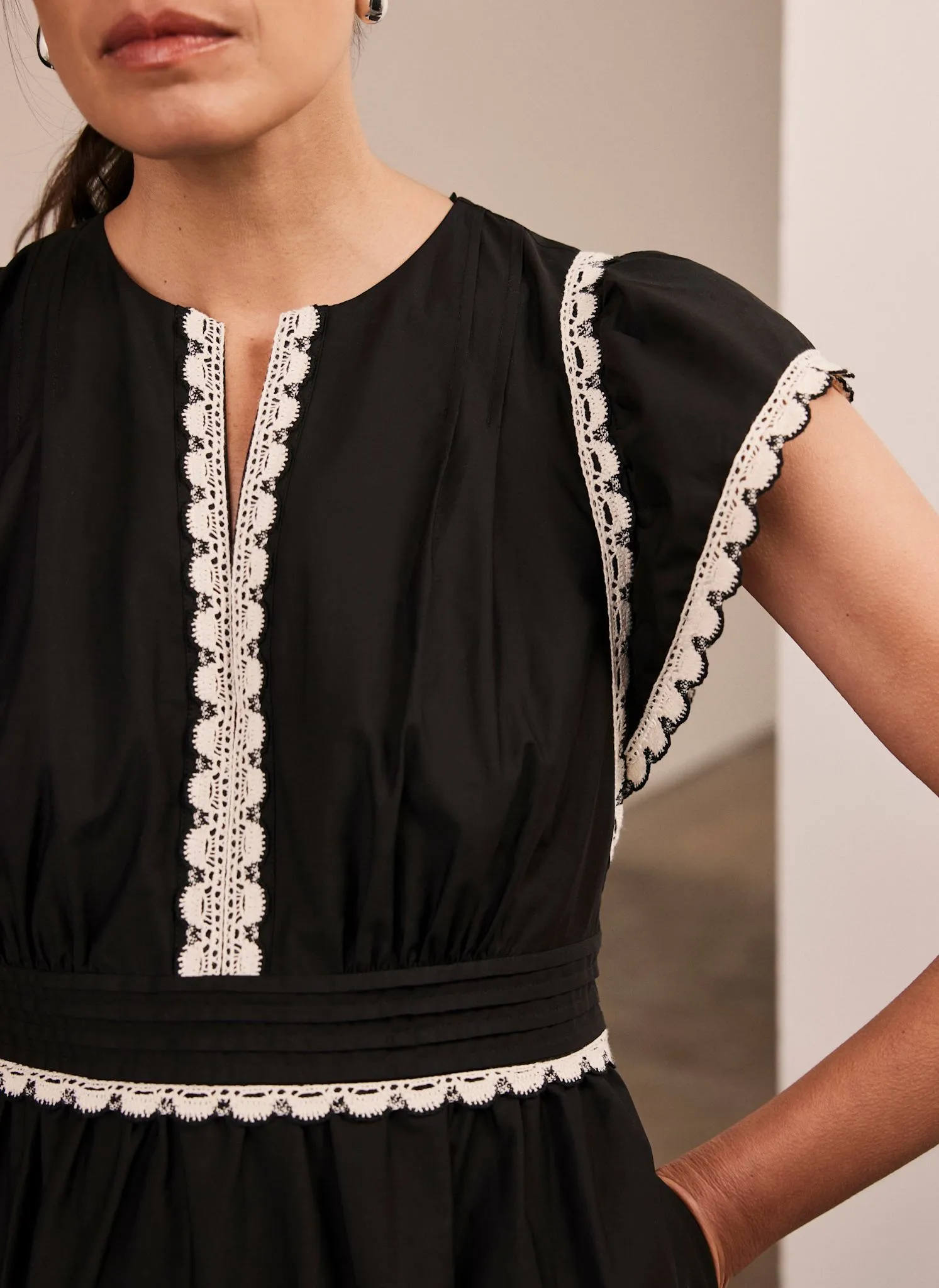 Black Cotton Scallop Trim Midi Dress sold by Mint Velvet product image thumbnail 4