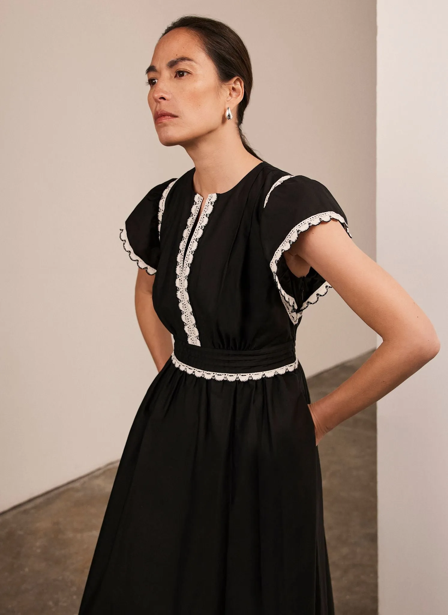 Black Cotton Scallop Trim Midi Dress sold by Mint Velvet product image thumbnail 3