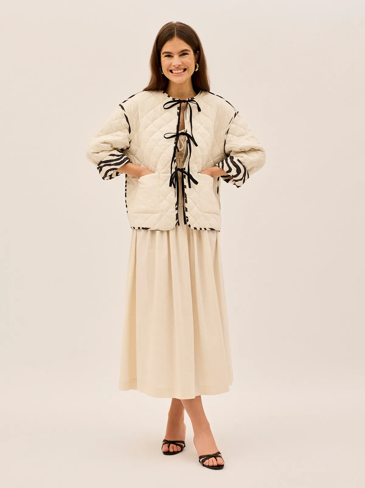 Theodora Cotton Linen Reversible Quilted Jacket sold by KITRI Studio product image thumbnail 4