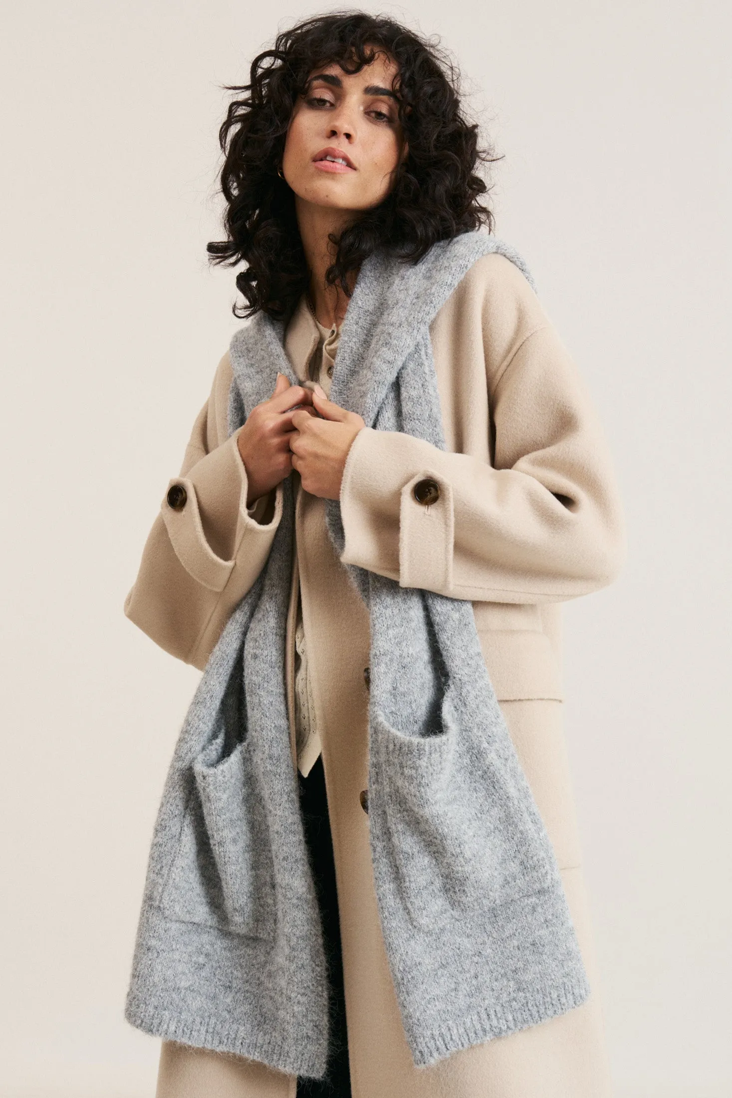 BUFANDA CON CAPUCHA sold by Indi & Cold product image thumbnail 4