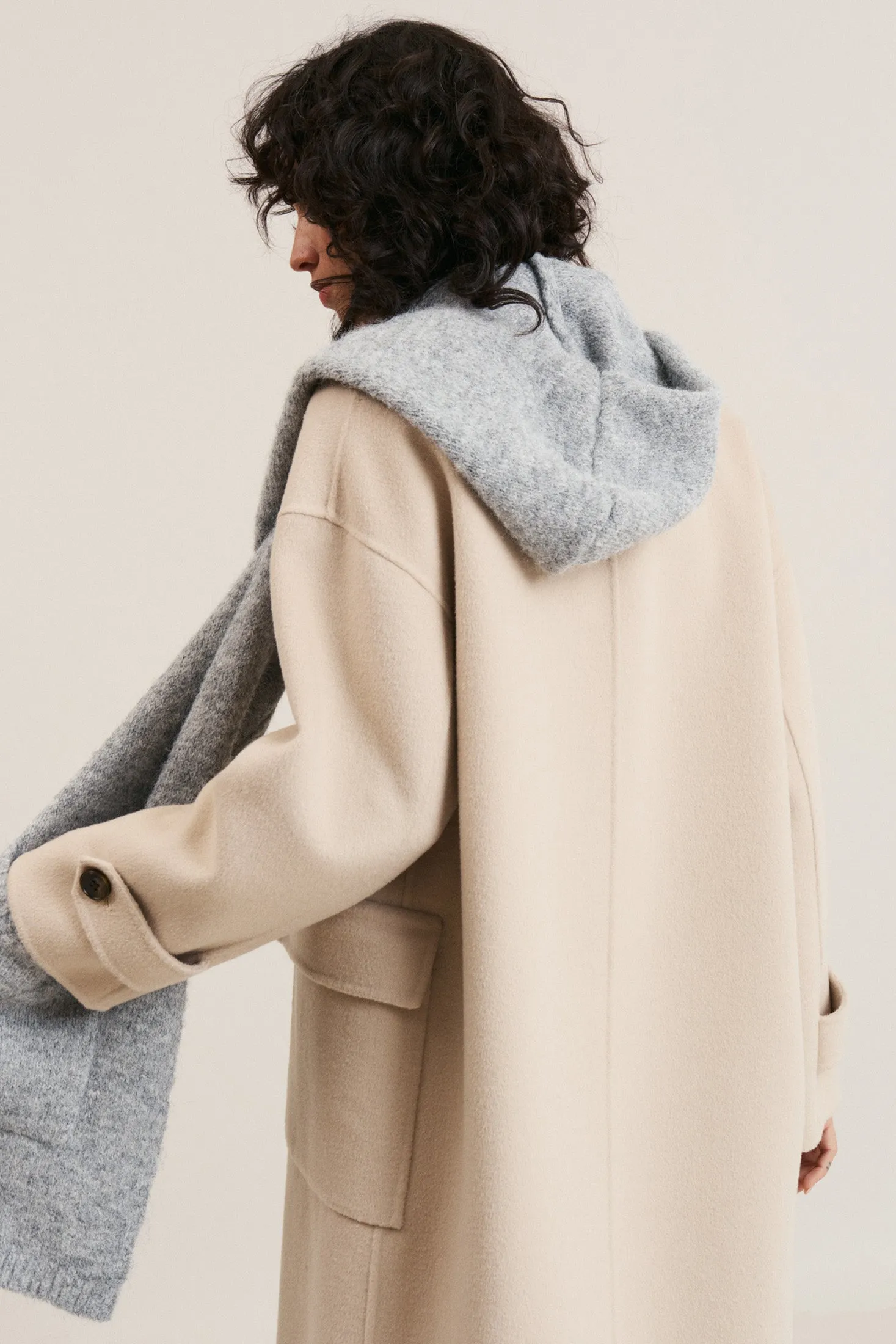 BUFANDA CON CAPUCHA sold by Indi & Cold product image thumbnail 3