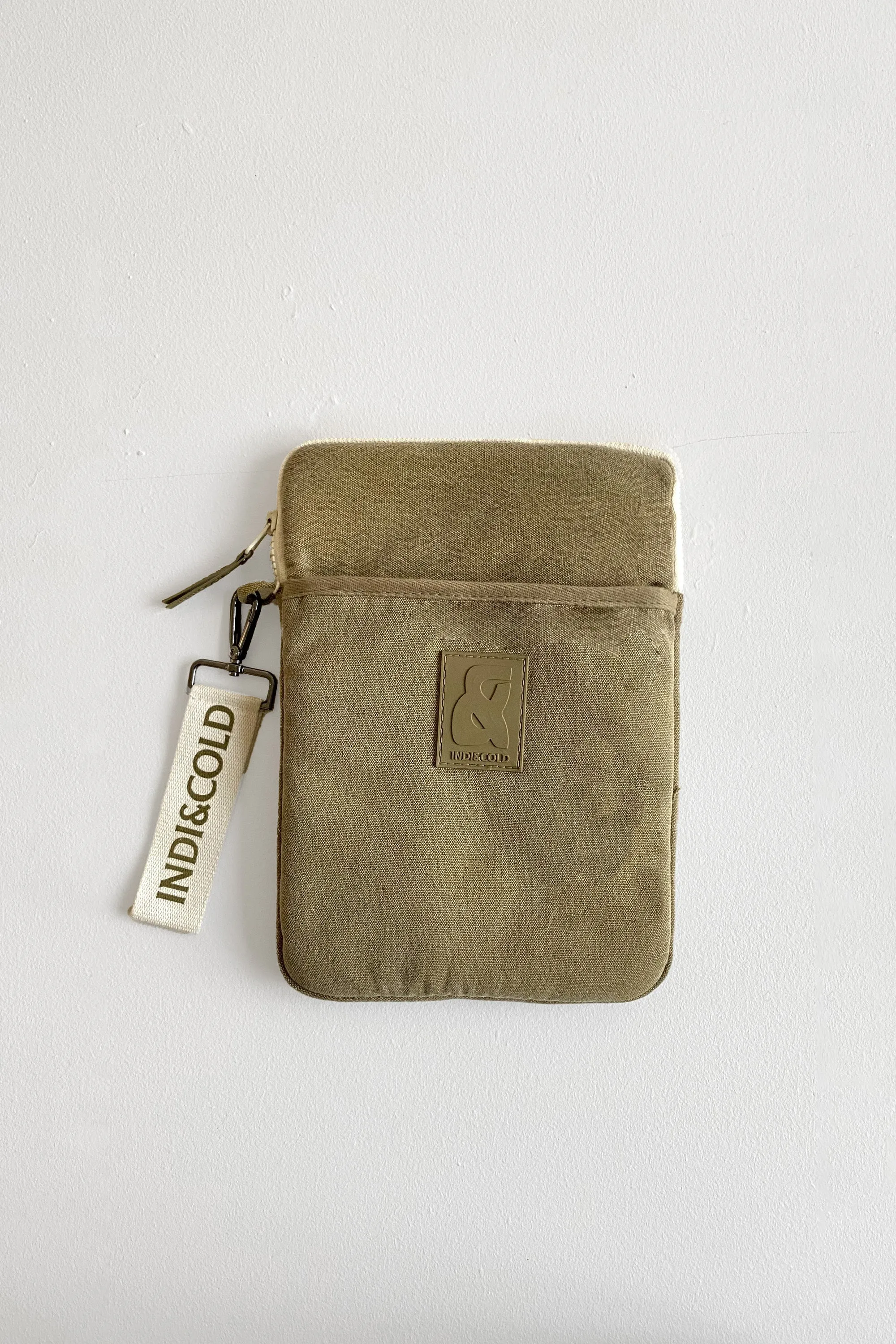 FUNDA ACOLCHADA EN LONA RECICLADA sold by Indi & Cold product image thumbnail 3