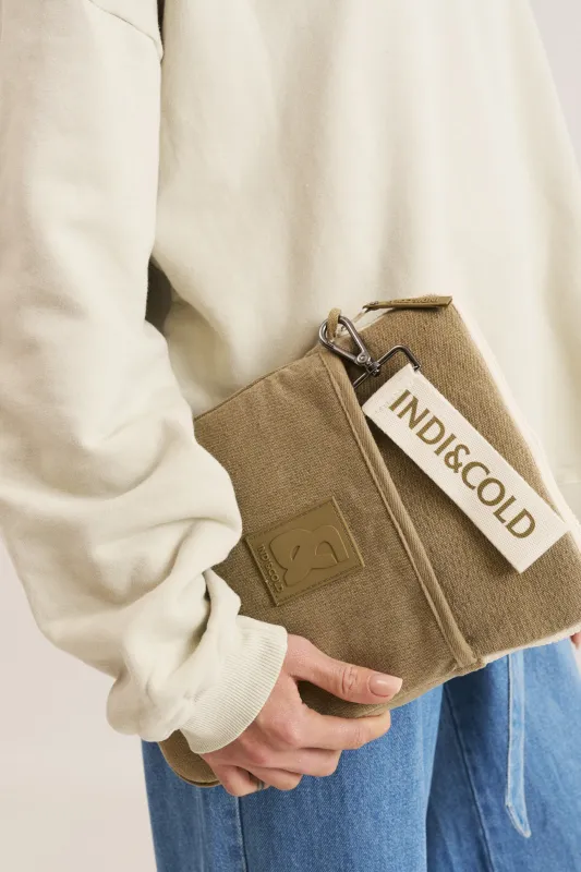 FUNDA ACOLCHADA EN LONA RECICLADA sold by Indi & Cold