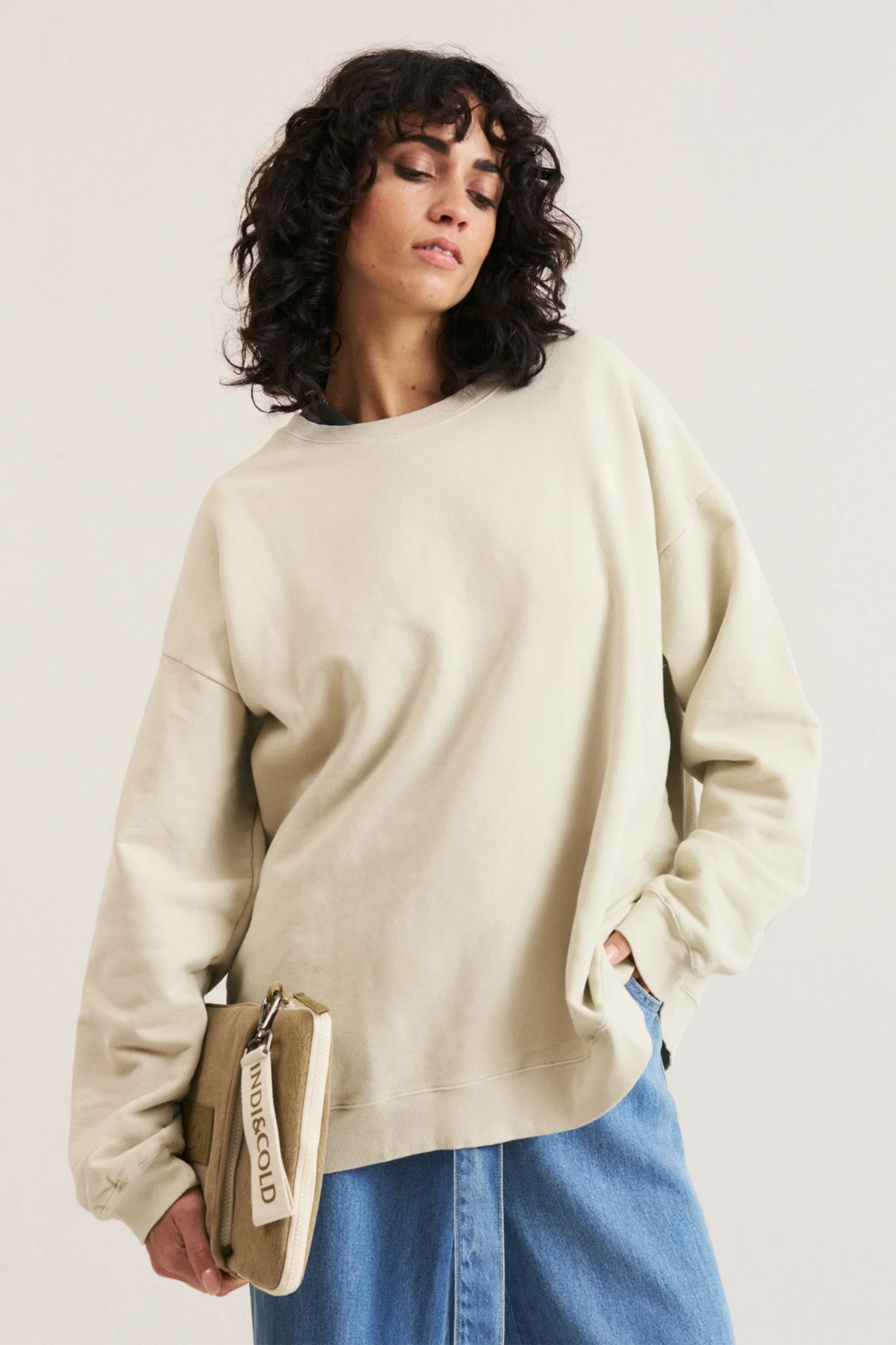 SUDADERA BÁSICA INDI&COLD sold by Indi & Cold