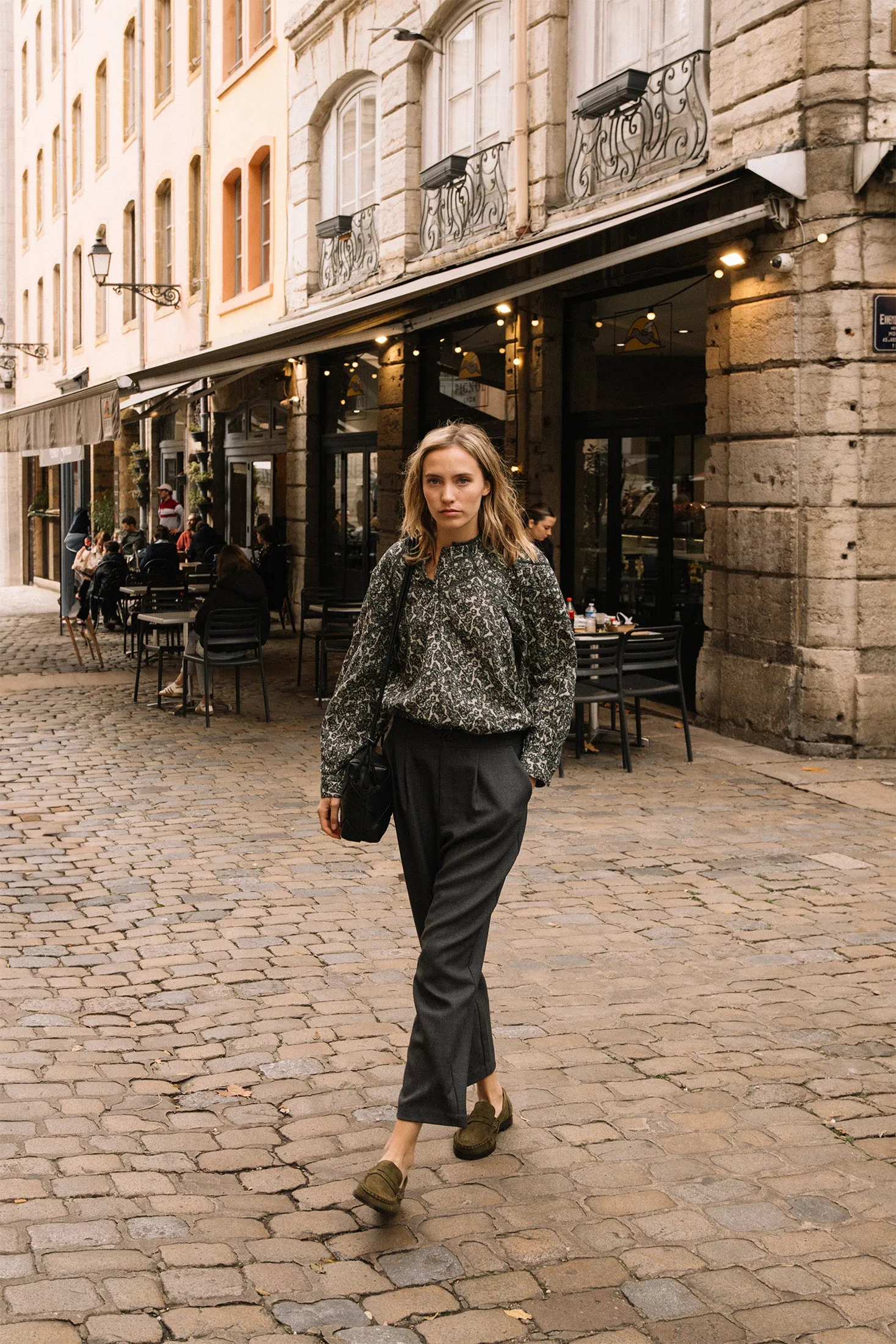 BLUSA MOTIVOS BOTÁNICOS sold by Indi & Cold product image thumbnail 2