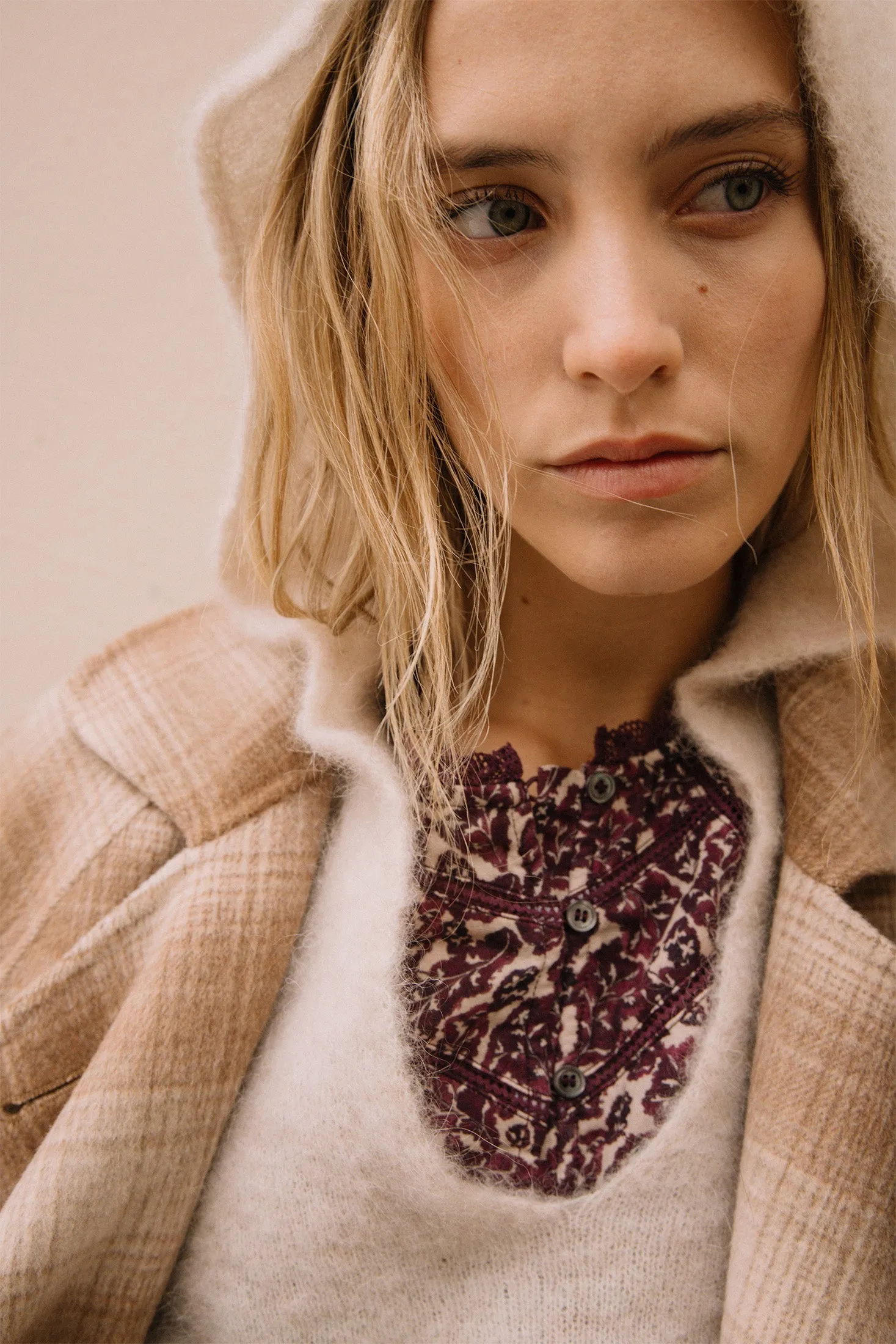 BLUSA MOTIVOS BOTÁNICOS sold by Indi & Cold product image thumbnail 5