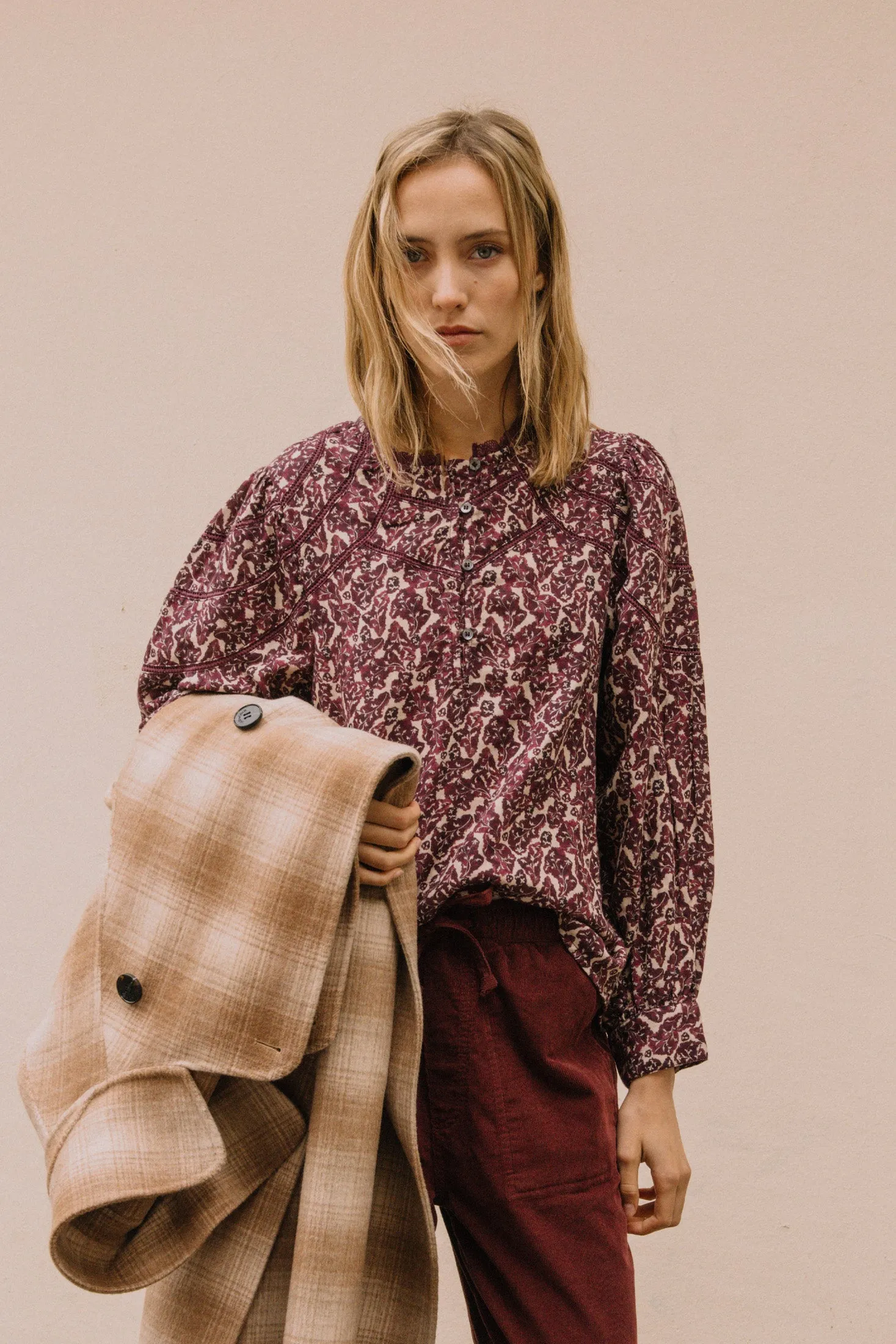 BLUSA MOTIVOS BOTÁNICOS sold by Indi & Cold product image thumbnail 2