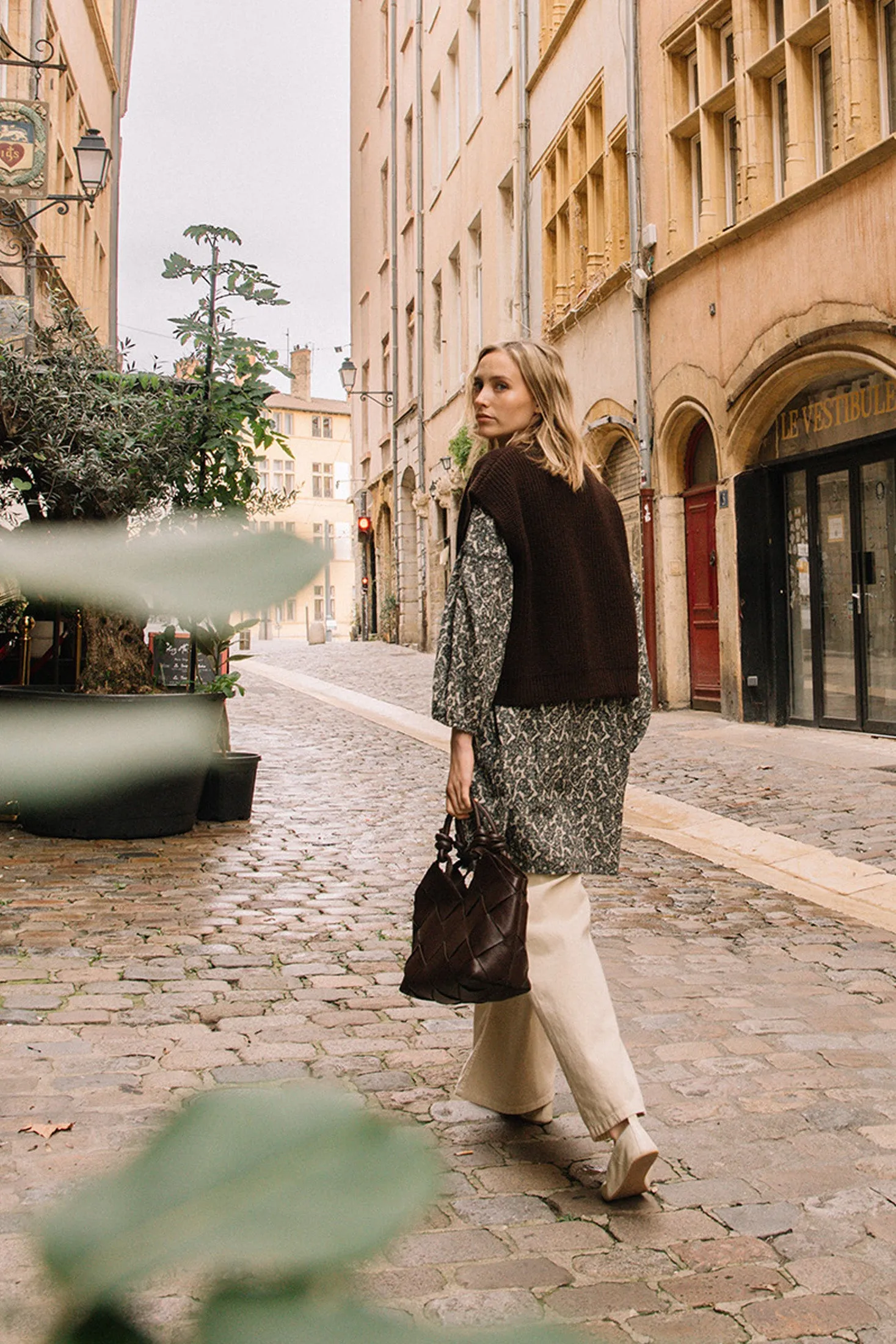 VESTIDO MOTIVOS BOTÁNICOS sold by Indi & Cold product image thumbnail 5