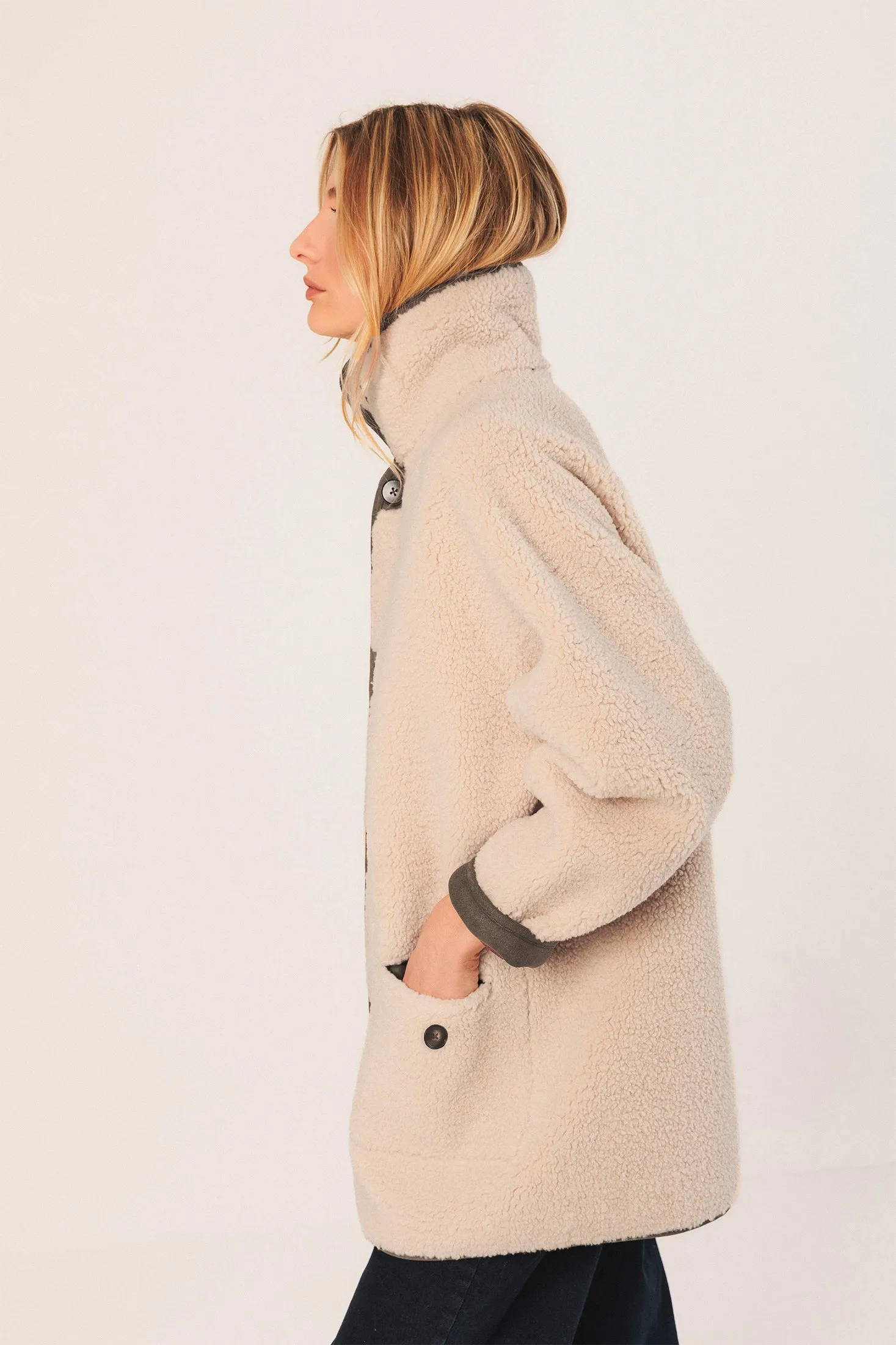 ABRIGO DOBLE FAZ sold by Indi & Cold product image thumbnail 4