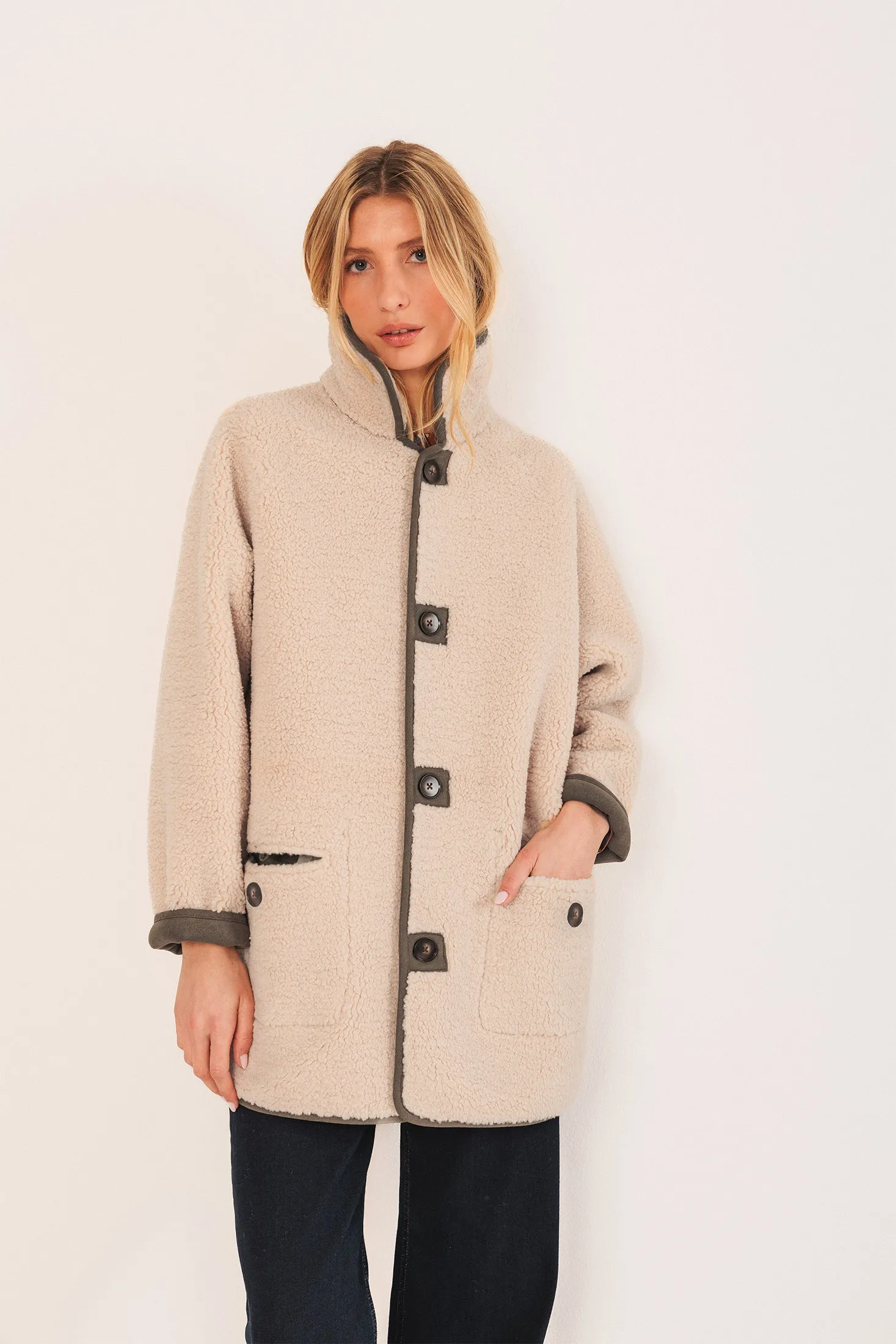 ABRIGO DOBLE FAZ sold by Indi & Cold product image thumbnail 2