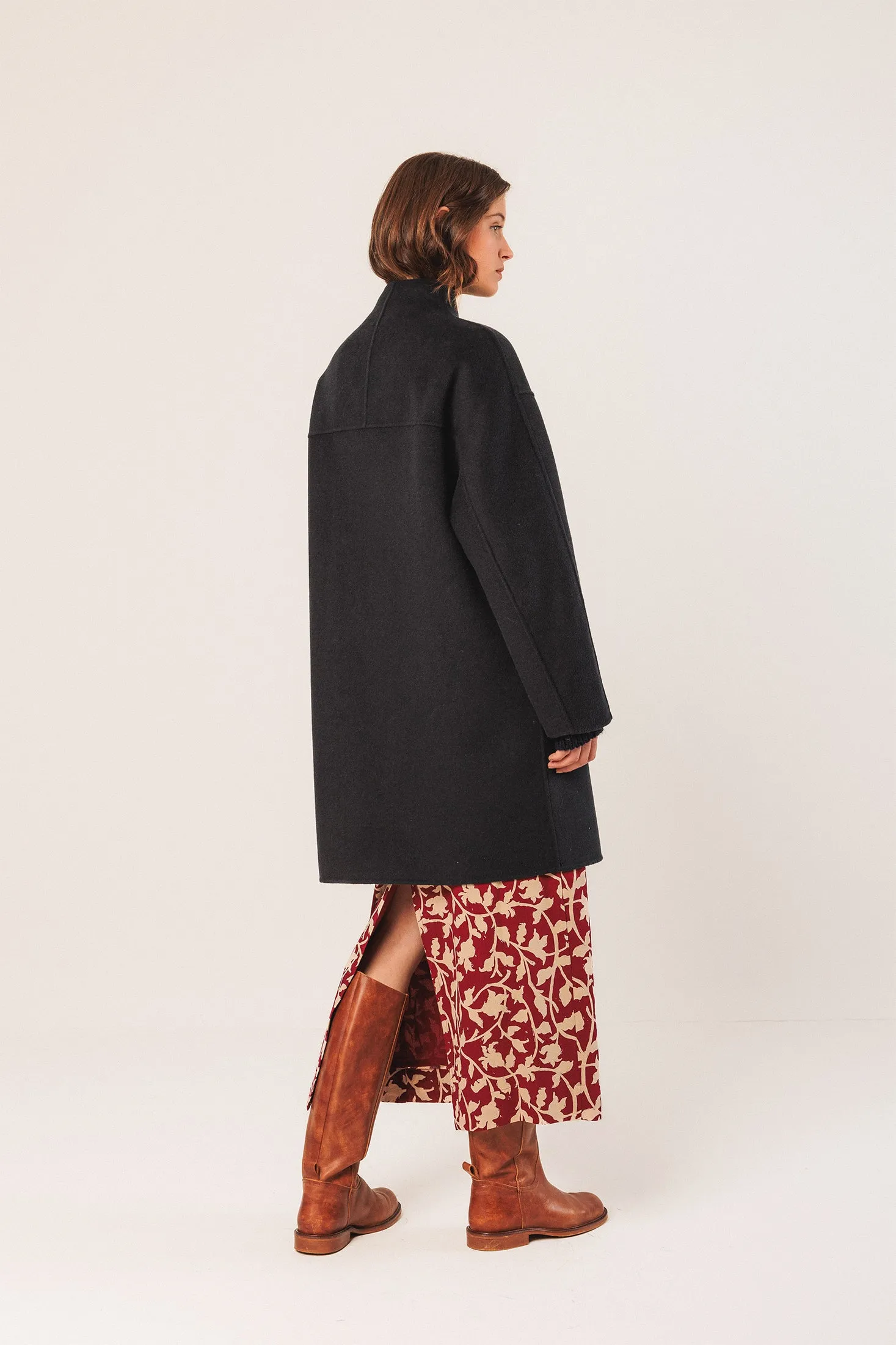 ABRIGO ASIMÉTRICO LANA sold by Indi & Cold product image thumbnail 4