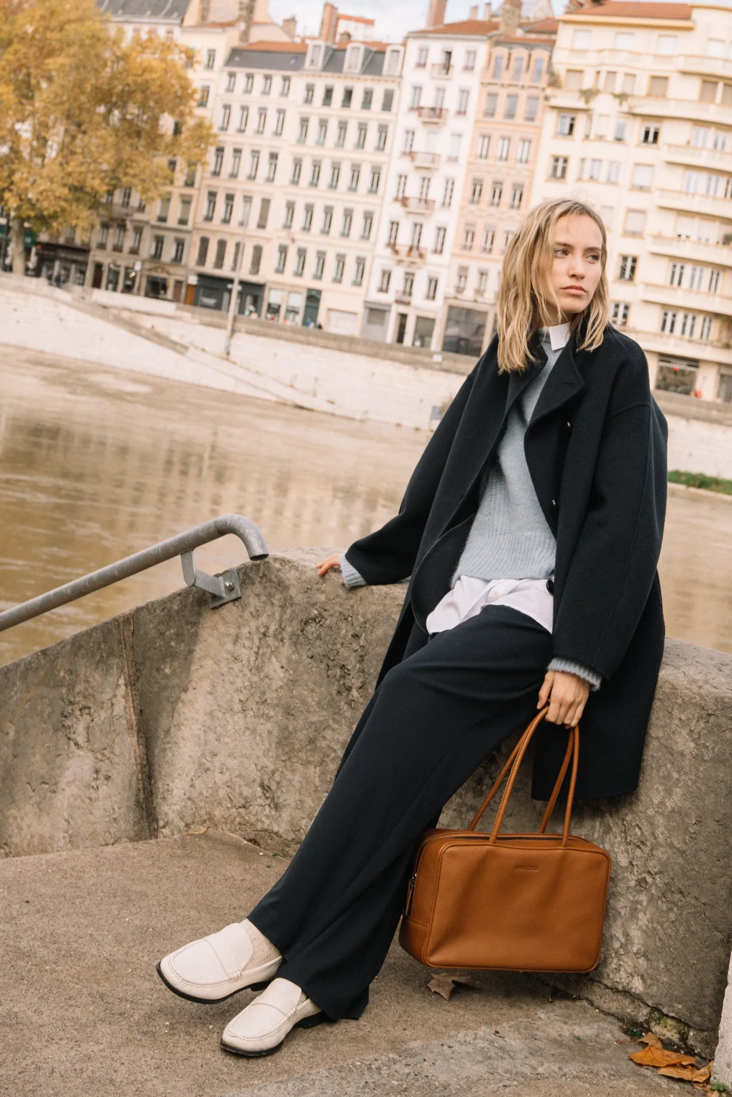 ABRIGO ASIMÉTRICO LANA sold by Indi & Cold product image thumbnail 2