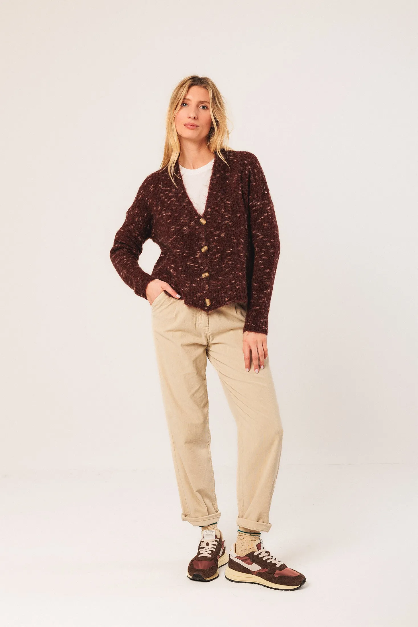 CHAQUETA PUNTO ABOTONADA sold by Indi & Cold