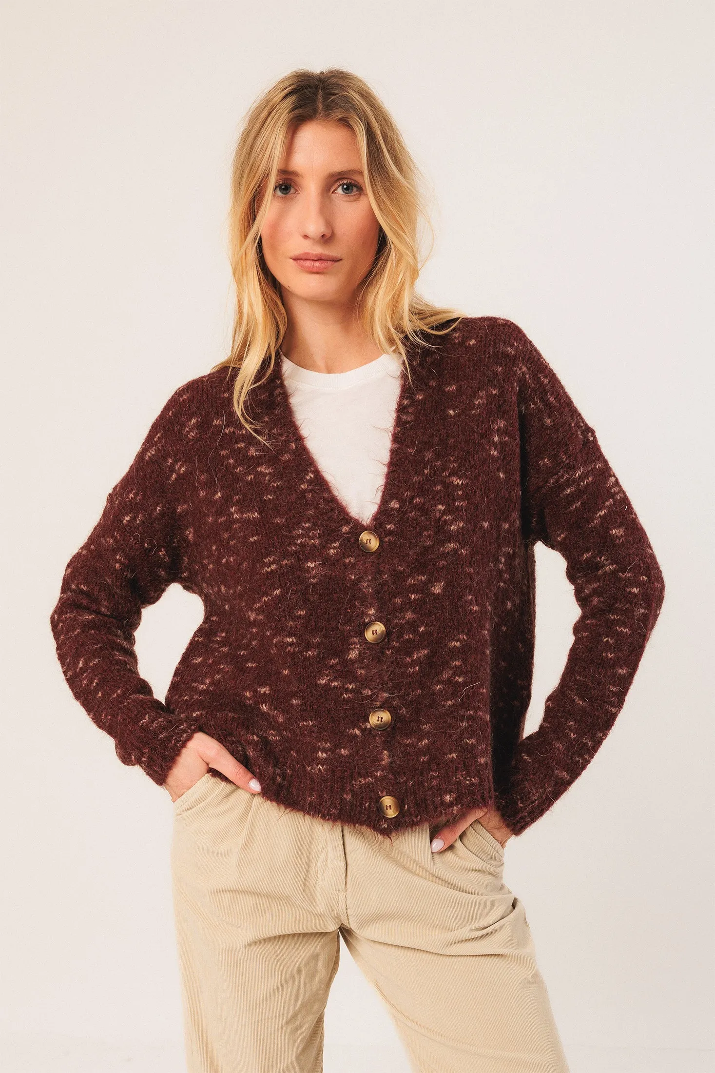 CHAQUETA PUNTO ABOTONADA sold by Indi & Cold product image thumbnail 5