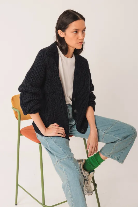 CHAQUETA PUNTO ABOTONADA sold by Indi & Cold