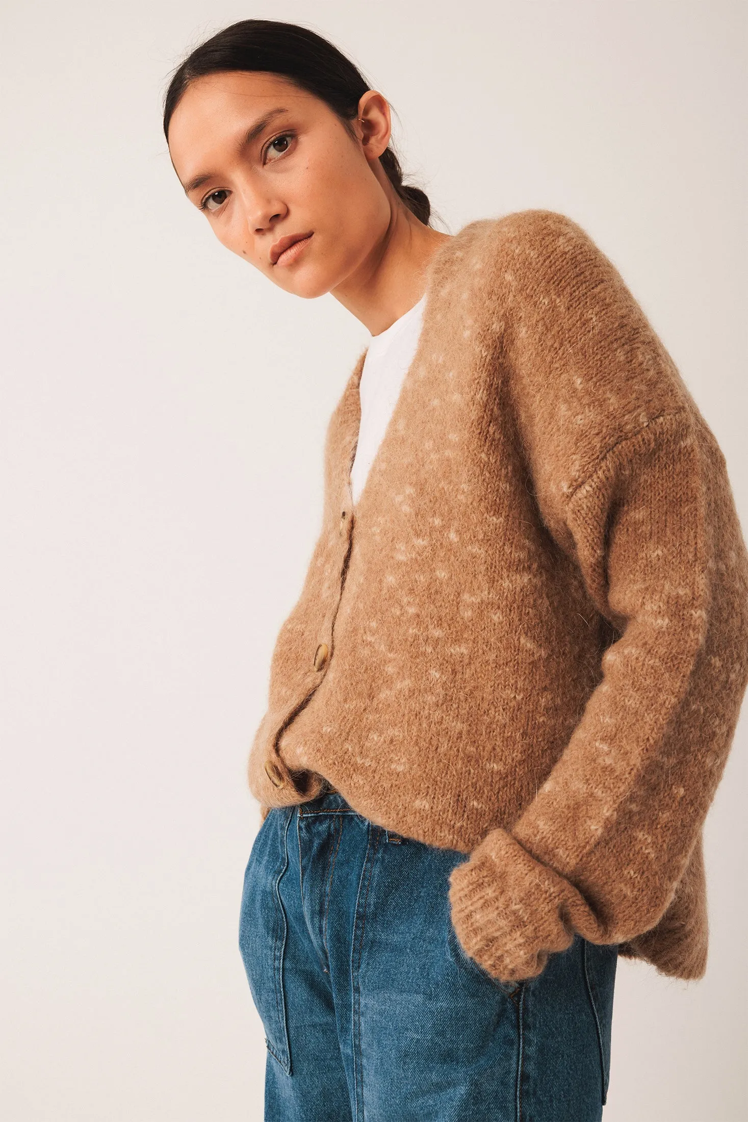 CHAQUETA PUNTO ABOTONADA sold by Indi & Cold product image thumbnail 2