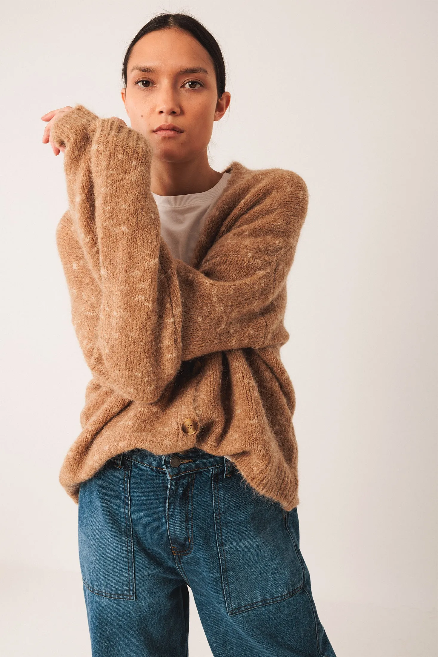 CHAQUETA PUNTO ABOTONADA sold by Indi & Cold product image thumbnail 3