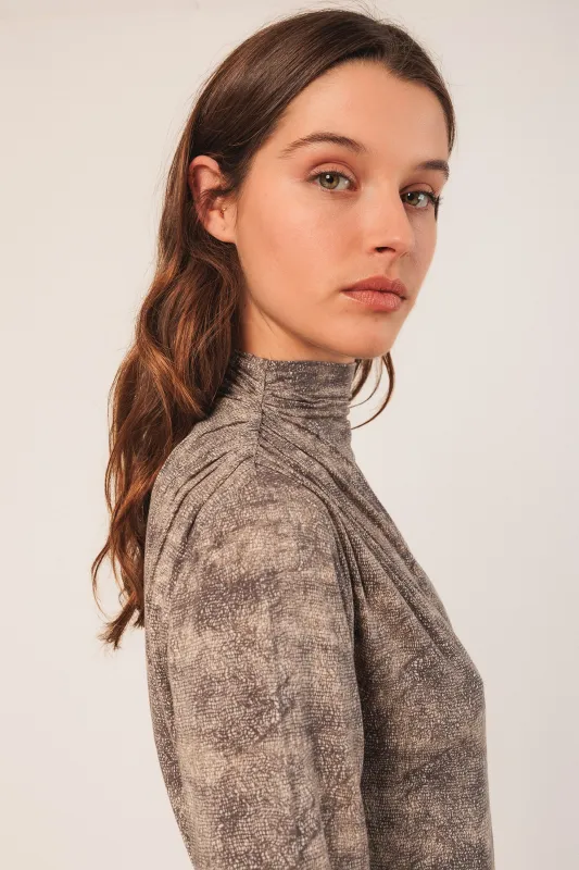 CAMISETA ESTAMPADO RED sold by Indi & Cold