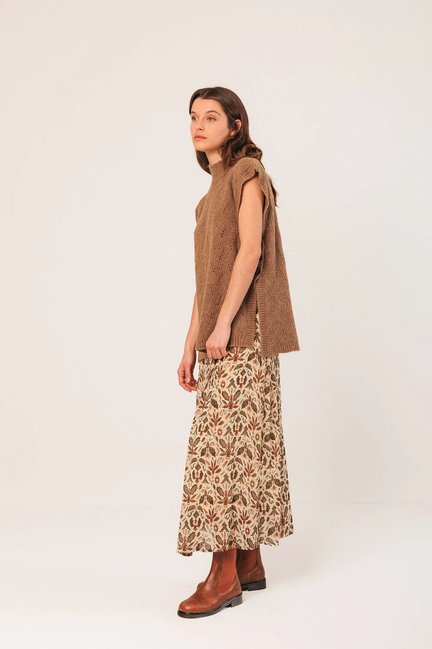 CHALECO PUNTO FANTASÍA sold by Indi & Cold product image thumbnail 4